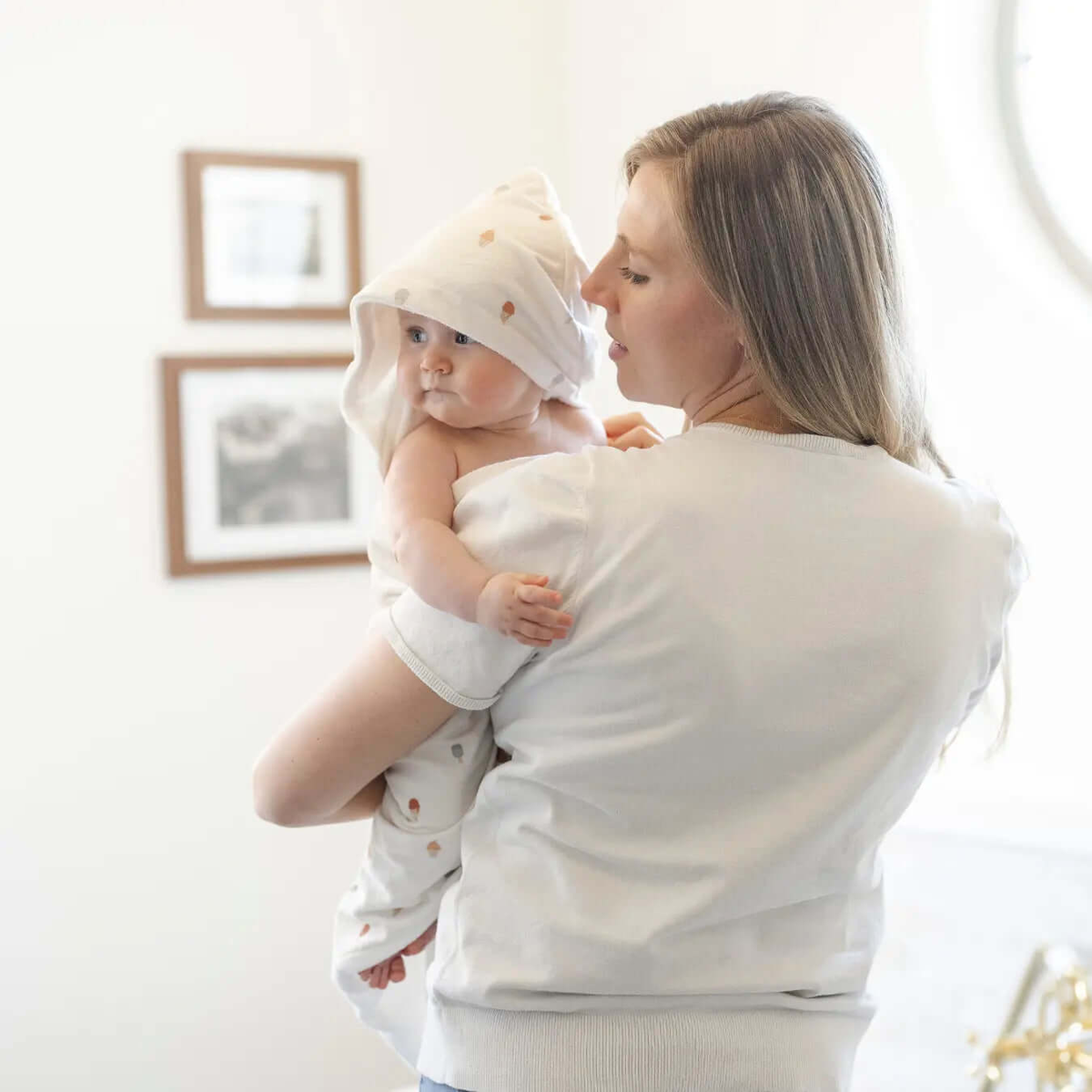 Saranoni Saranoni Hooded Towels Luxury Minky Baby Soft Cozy Deluxe - Everetts Place Boutique - 