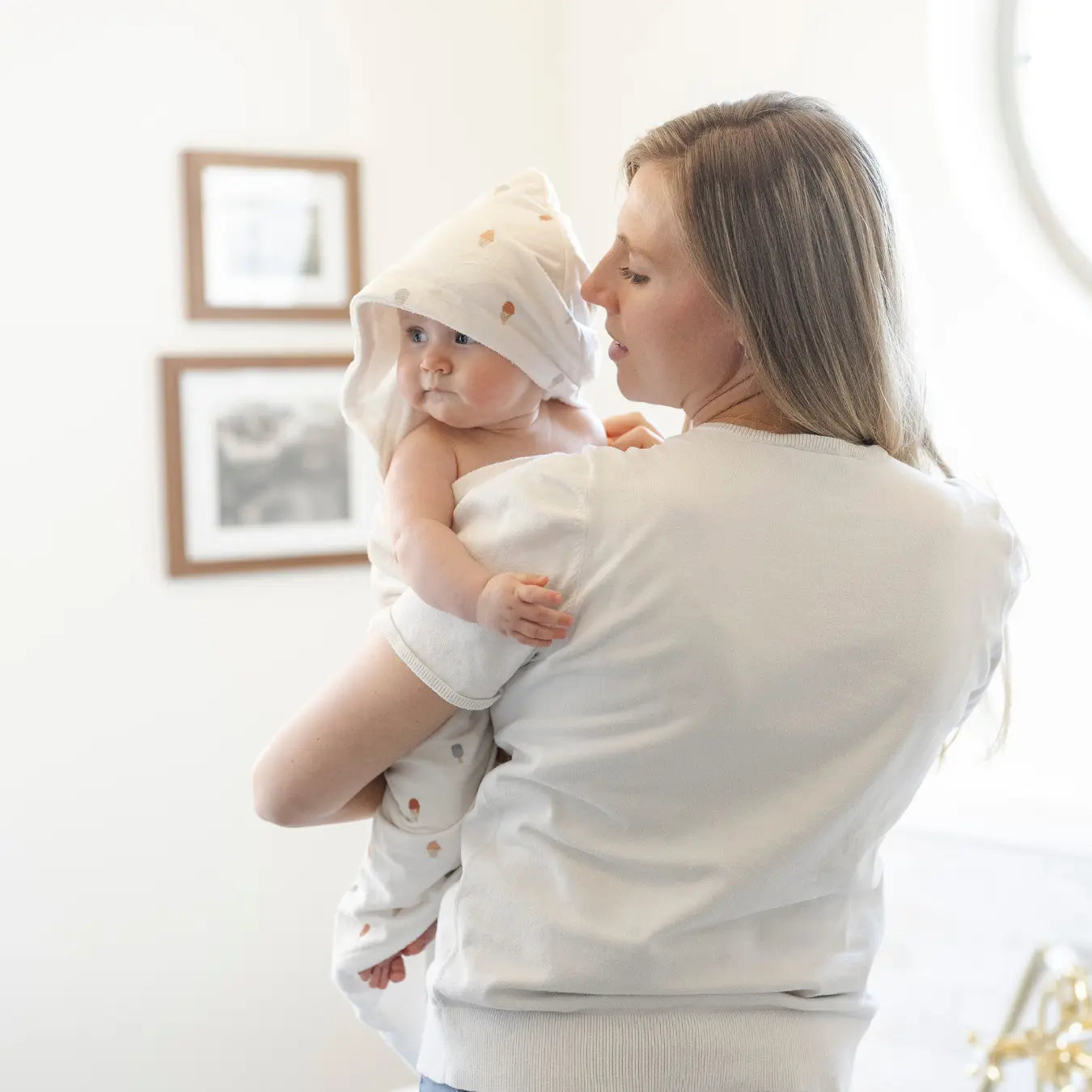 Saranoni Hooded Towels Luxury Minky Baby Soft Cozy Deluxe Saranoni Everetts Place Boutique 22.00