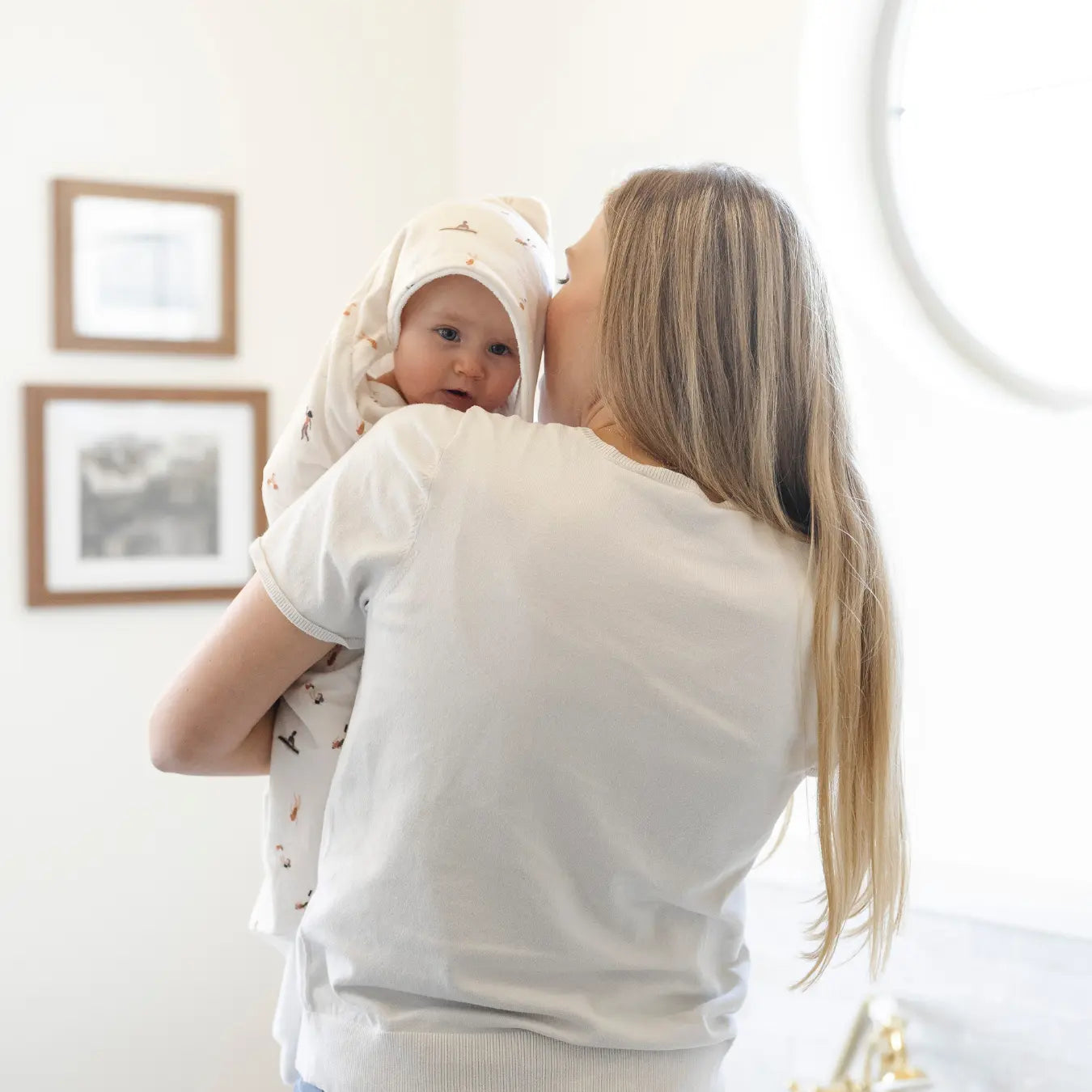 Saranoni Hooded Towels Luxury Minky Baby Soft Cozy Deluxe Saranoni Everetts Place Boutique
