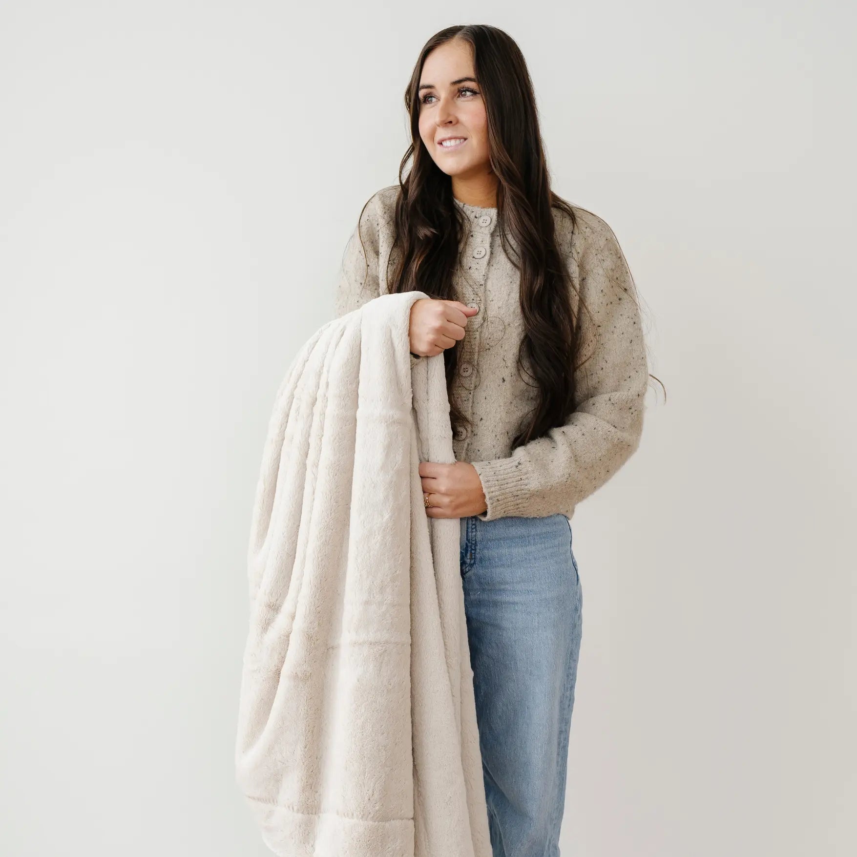 Saranoni Lush Home Throw Blanket Premium Soft Cozy XL Saranoni Everetts Place Boutique