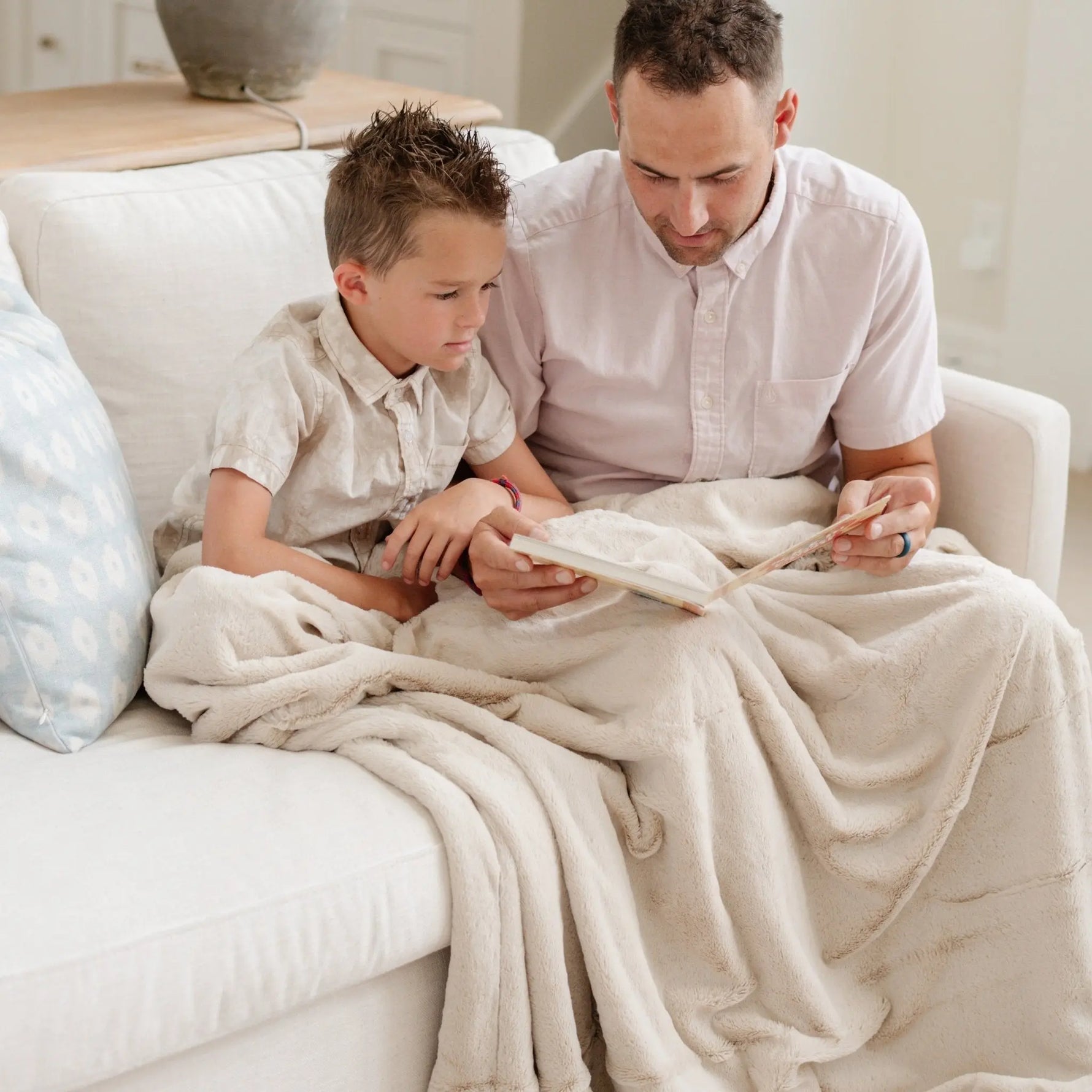 Saranoni Lush Home Throw Blanket Premium Soft Cozy XL Saranoni Everetts Place Boutique
