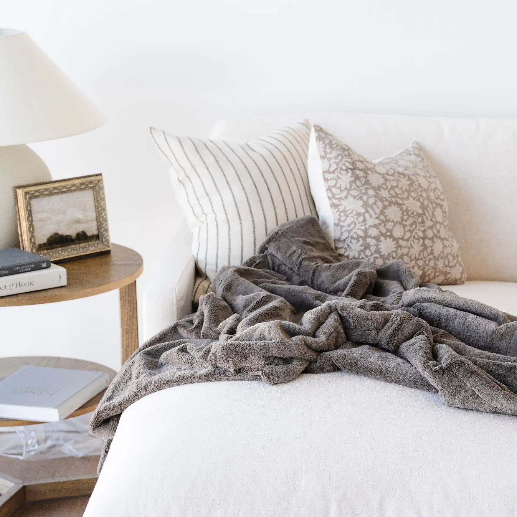 Saranoni Lush Home Throw Blanket Premium Soft Cozy XL Saranoni Everetts Place Boutique 119.00