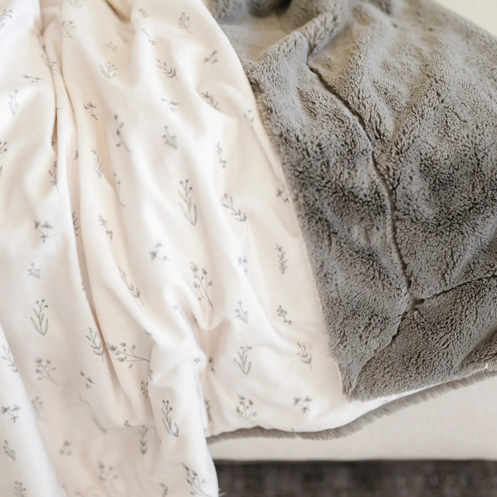 Saranoni Minky And Lush XL Blankets Duo Soft Plush Cozy Saranoni Everetts Place Boutique