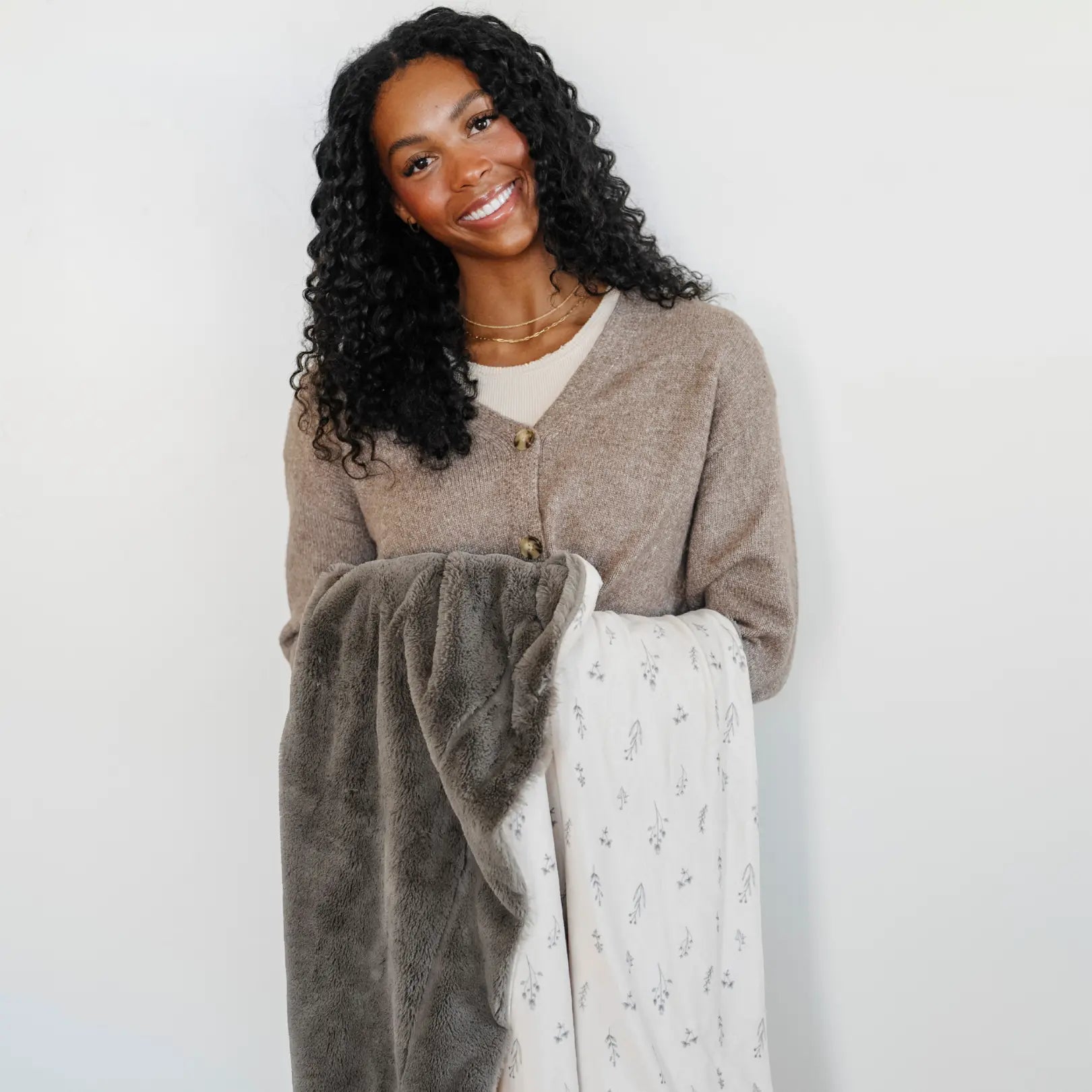 Saranoni Minky And Lush XL Blankets Duo Soft Plush Cozy Saranoni Everetts Place Boutique 169.00