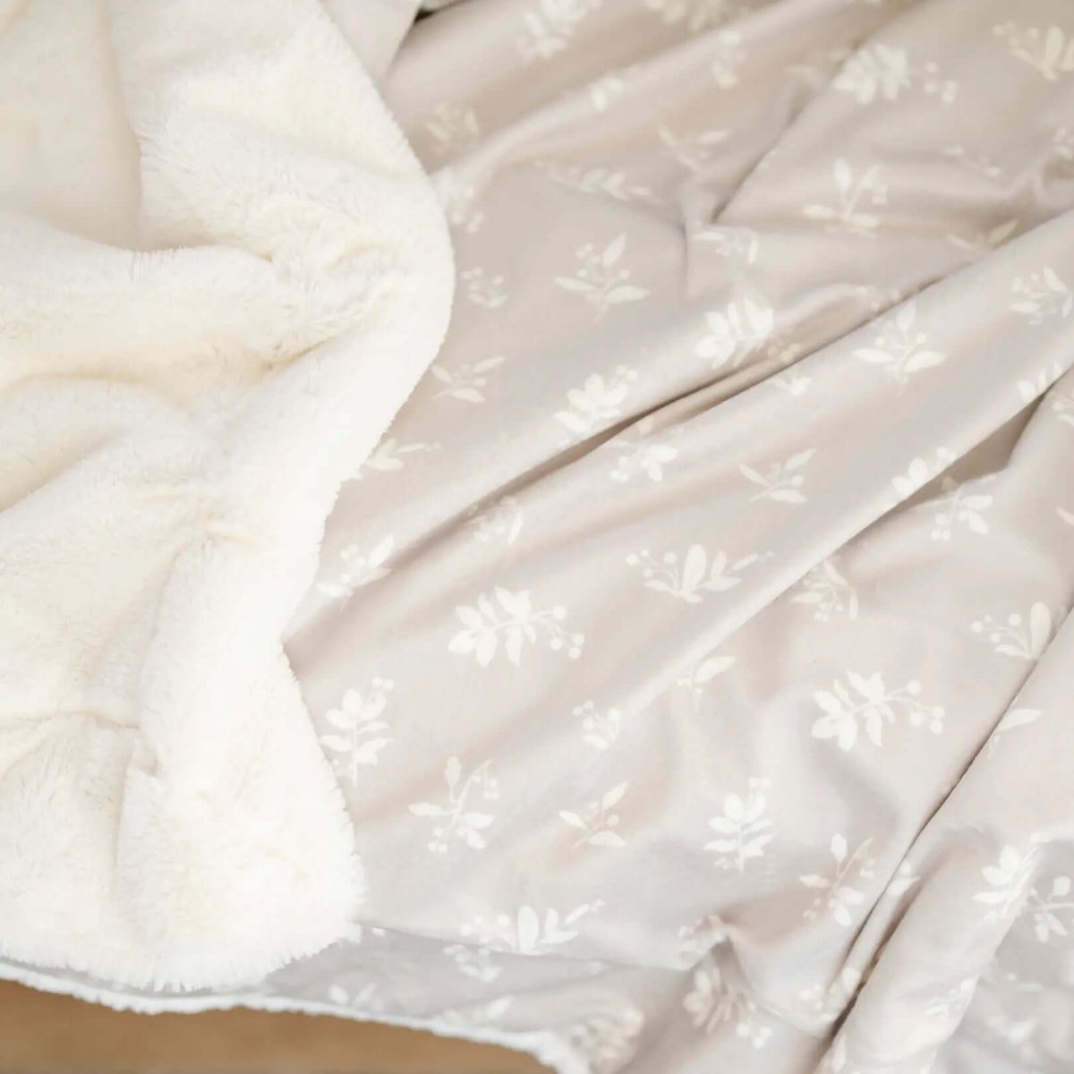 Saranoni Saranoni Minky And Lush XL Blankets Duo Soft Plush Cozy - Everetts Place Boutique - 