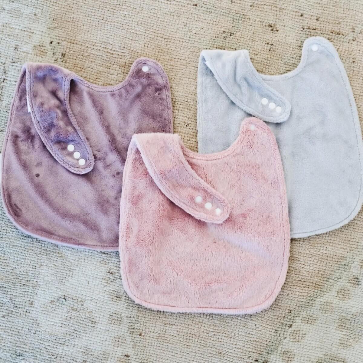 Saranoni Saranoni Minky Bibs 3 Pack Baby Bib Set Soft Absorbent - Everetts Place Boutique - 