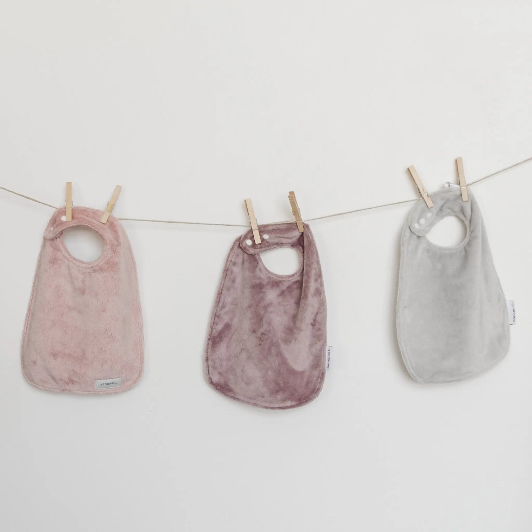 Saranoni Minky Bibs 3 Pack Baby Bib Set Soft Absorbent Saranoni Everetts Place Boutique
