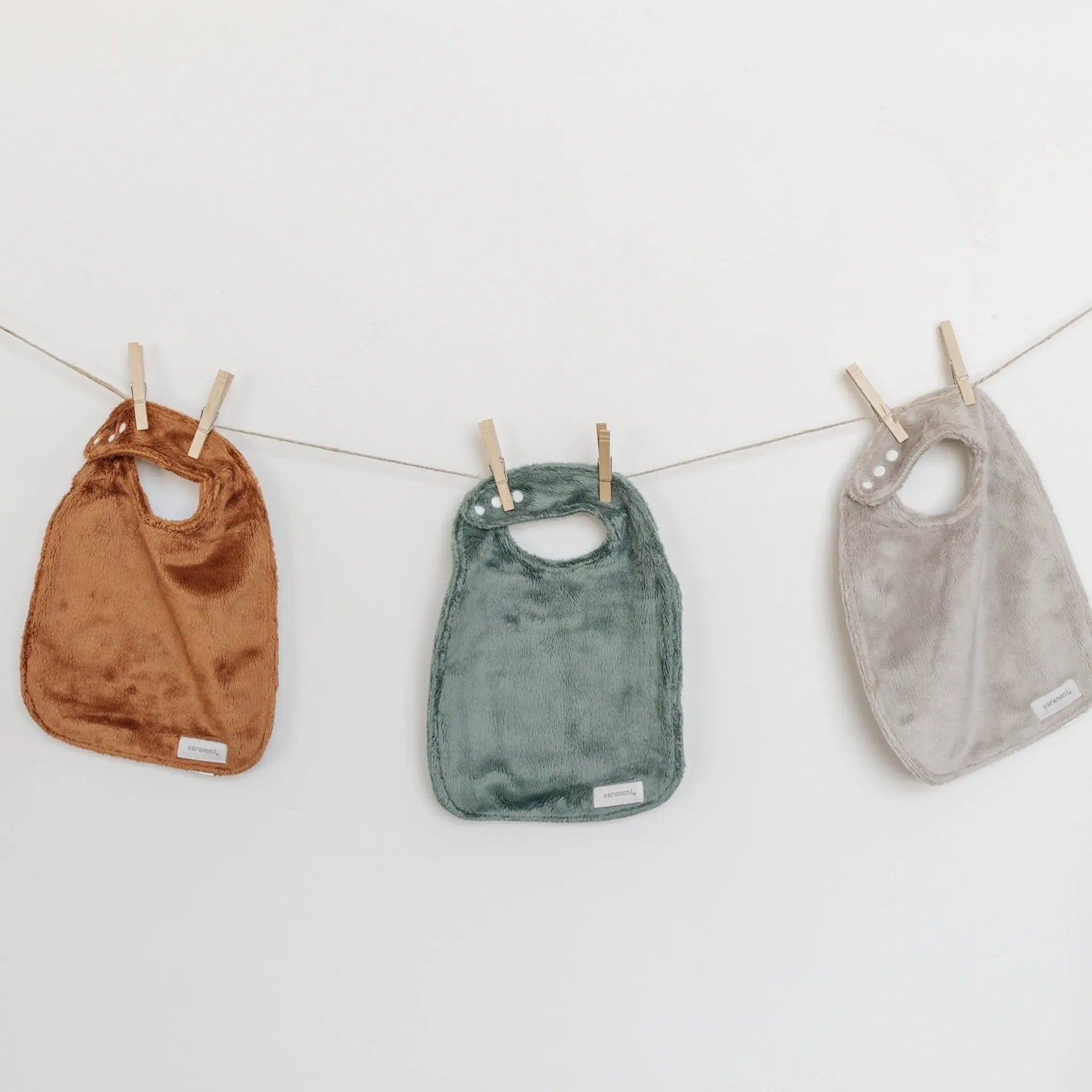 Saranoni Minky Bibs 3 Pack Baby Bib Set Soft Absorbent Saranoni Everetts Place Boutique