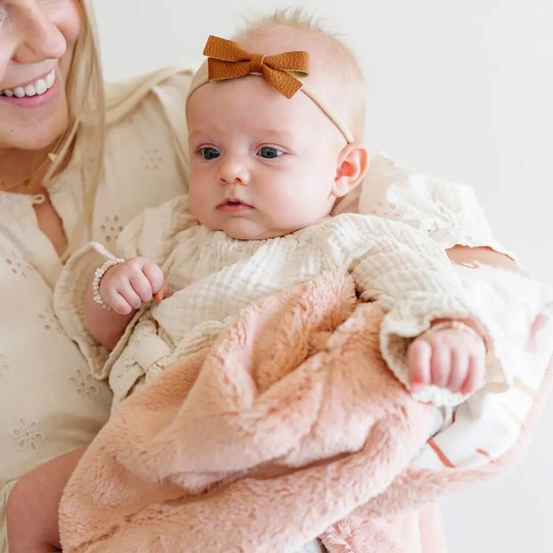 Saranoni Saranoni Minky Lush Mini Blankets Dual Texture Bow Design - Everetts Place Boutique - 