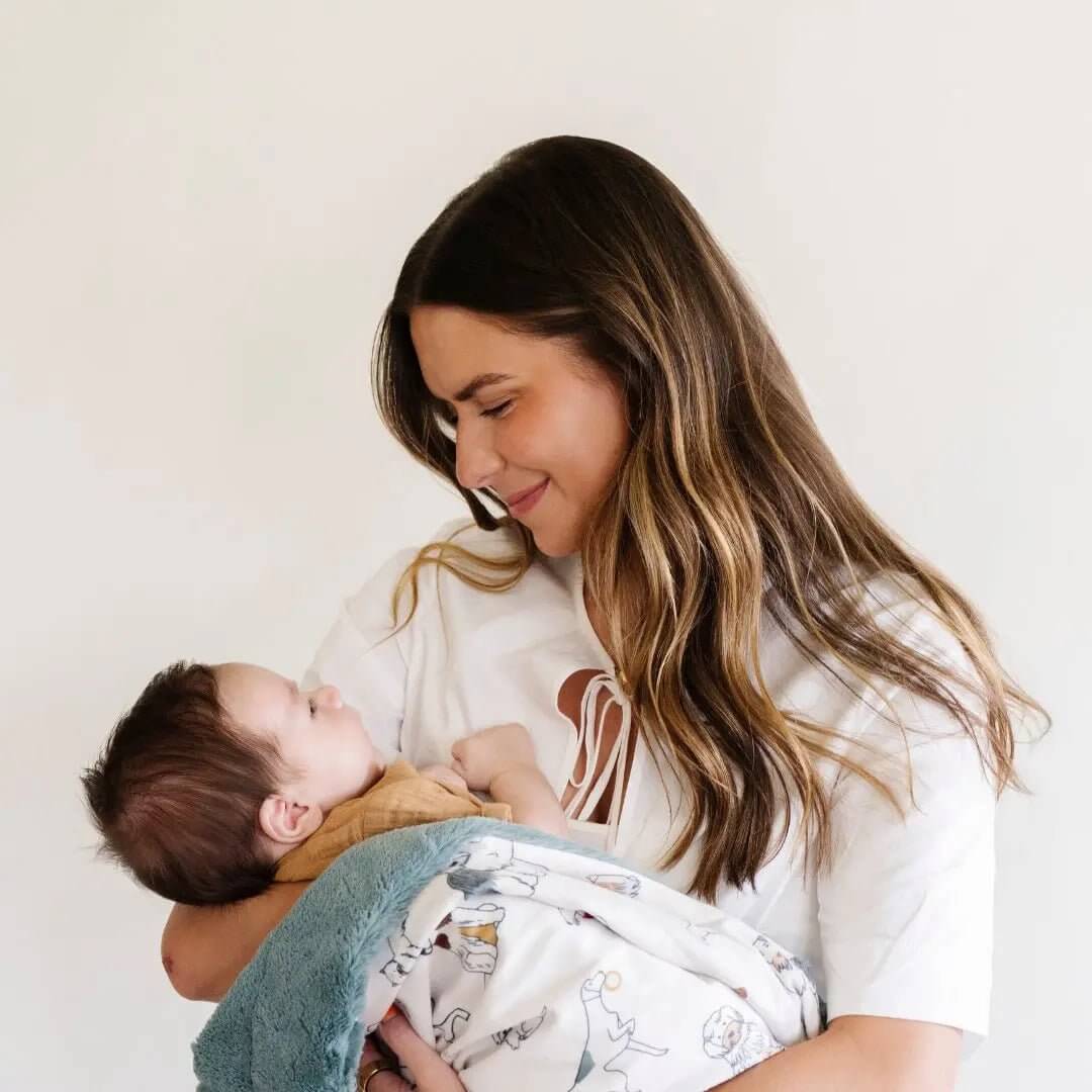 Saranoni Saranoni Minky Lush Mini Blankets Dual Texture Bow Design - Everetts Place Boutique - 