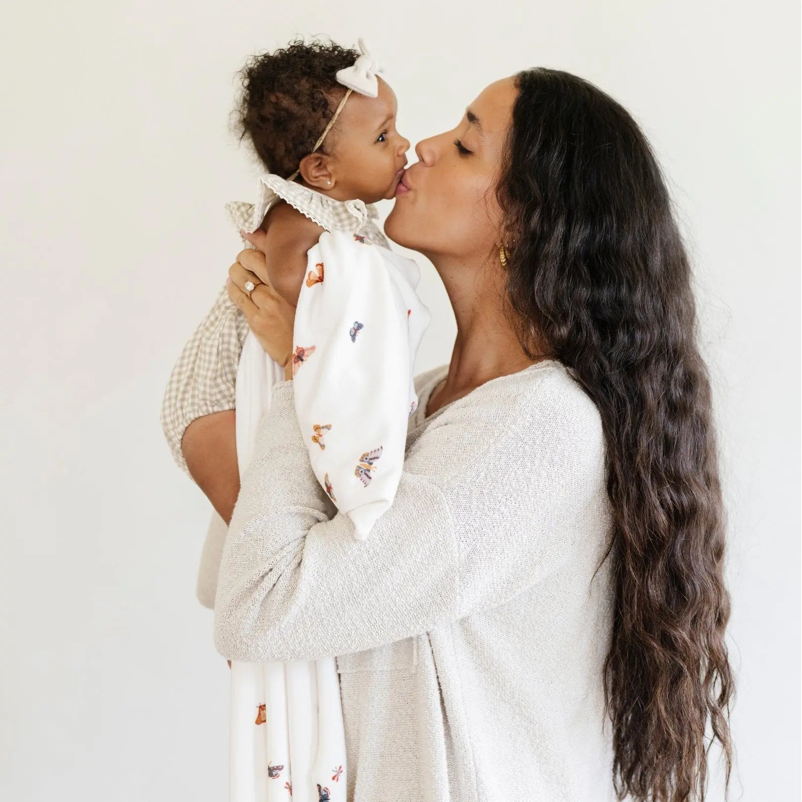 Saranoni Minky Stretch Luxe Swaddle Blanket For Baby Saranoni Everetts Place Boutique
