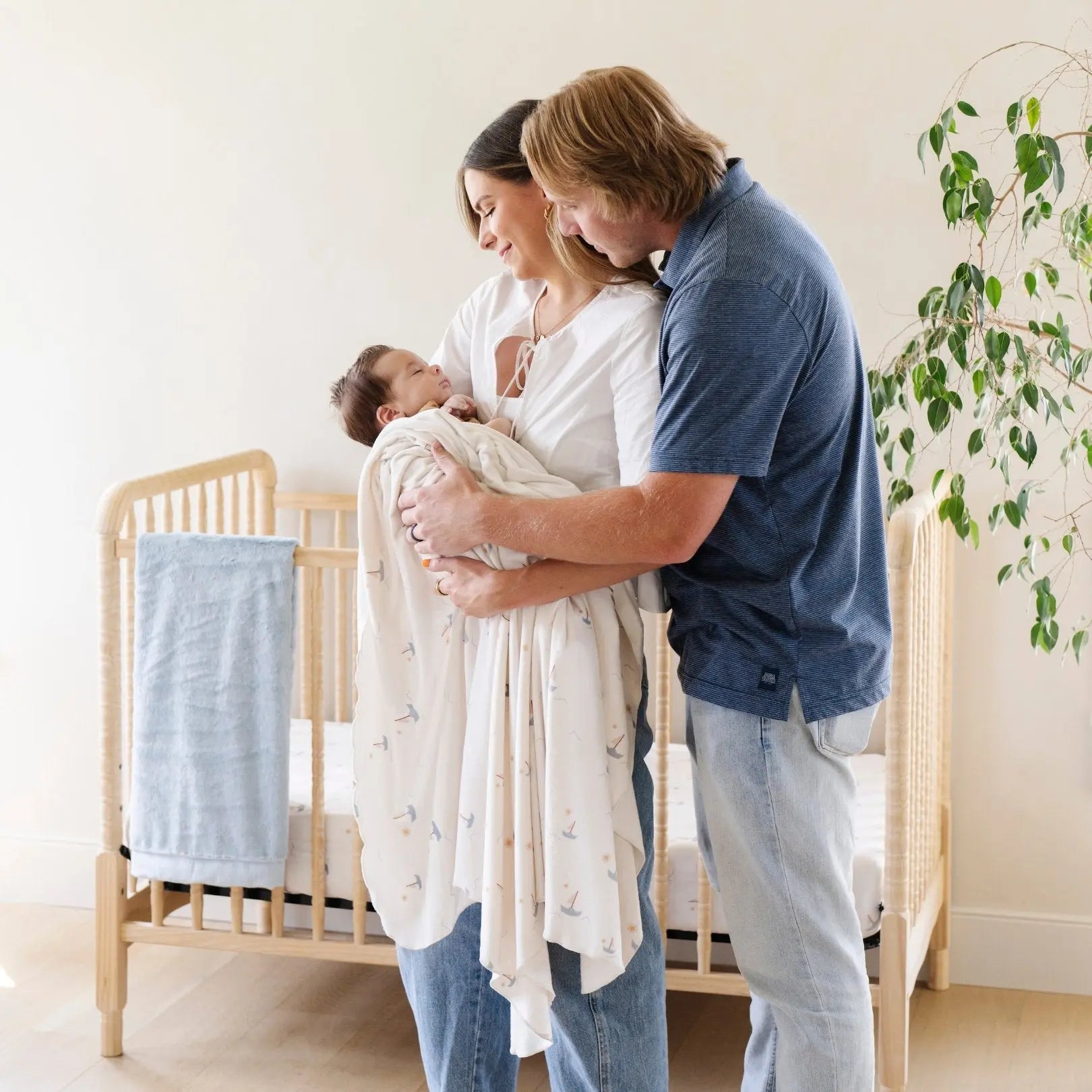 Saranoni Minky Stretch Luxe Swaddle Blanket For Baby Saranoni Everetts Place Boutique