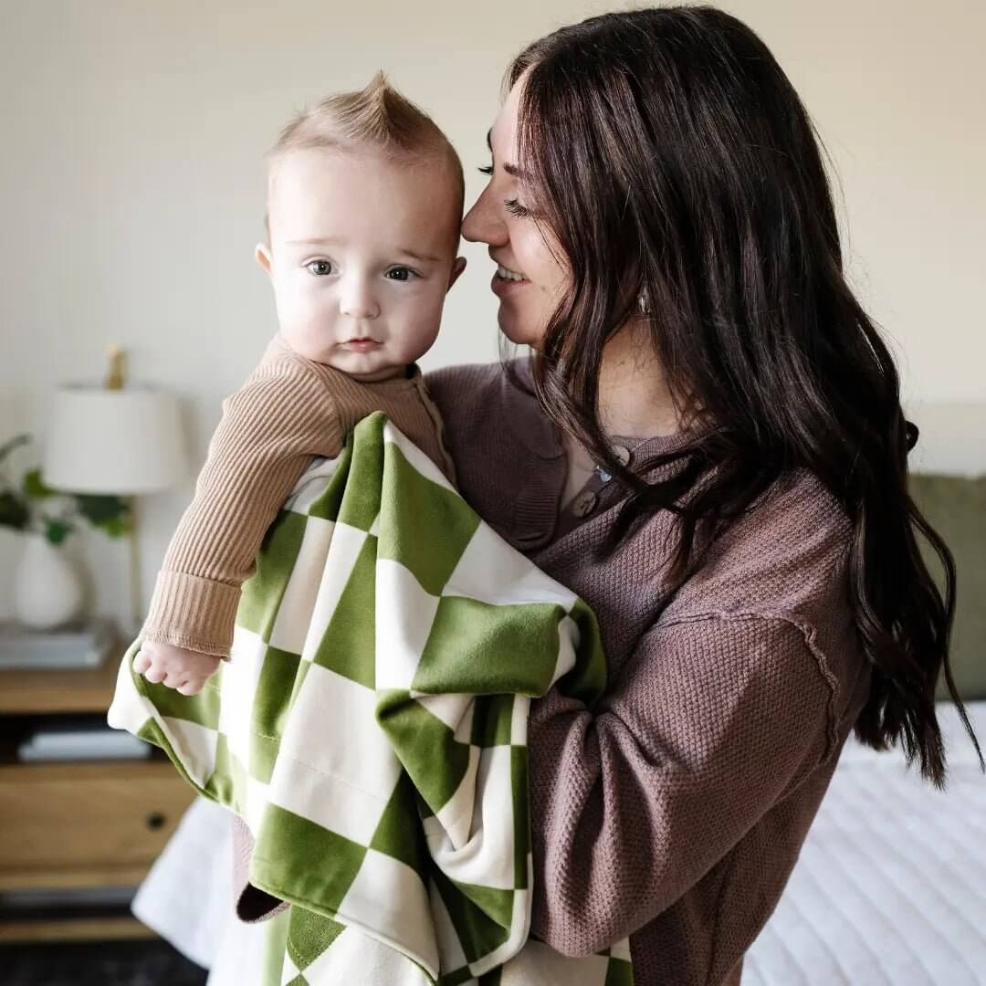 Saranoni Saranoni Minky Stretch Receiving Blanket Swaddle For Babies - Everetts Place Boutique - 