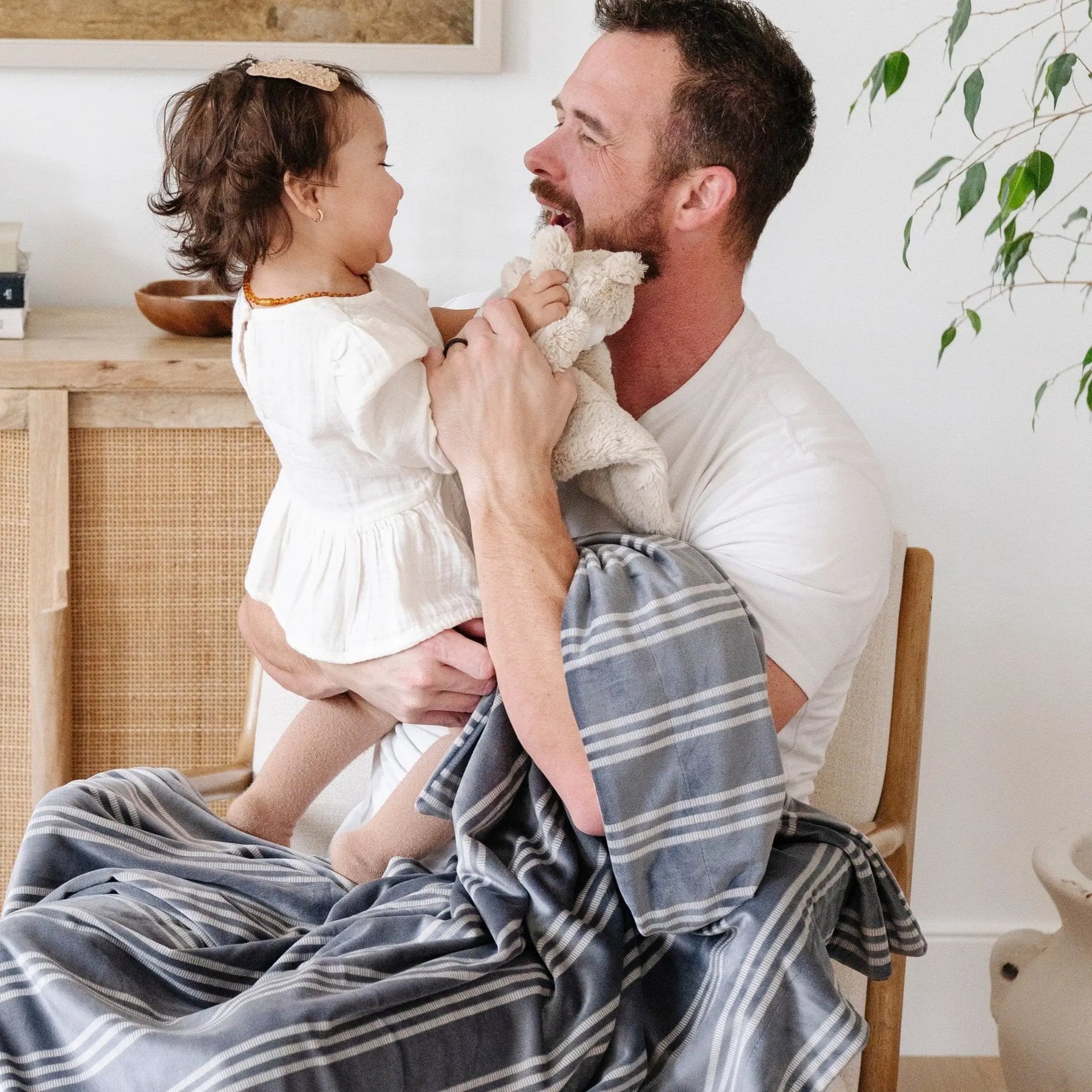 Saranoni Minky Stretch Receiving Blanket Swaddle For Babies Saranoni Everetts Place Boutique