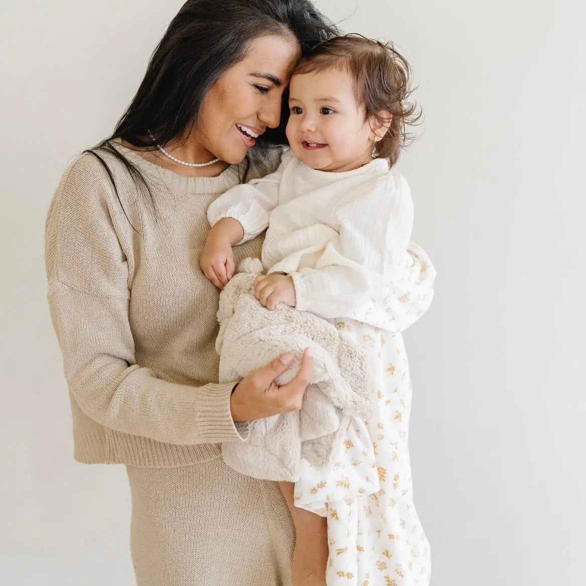 Saranoni Minky Stretch Receiving Blanket Swaddle For Babies Saranoni Everetts Place Boutique