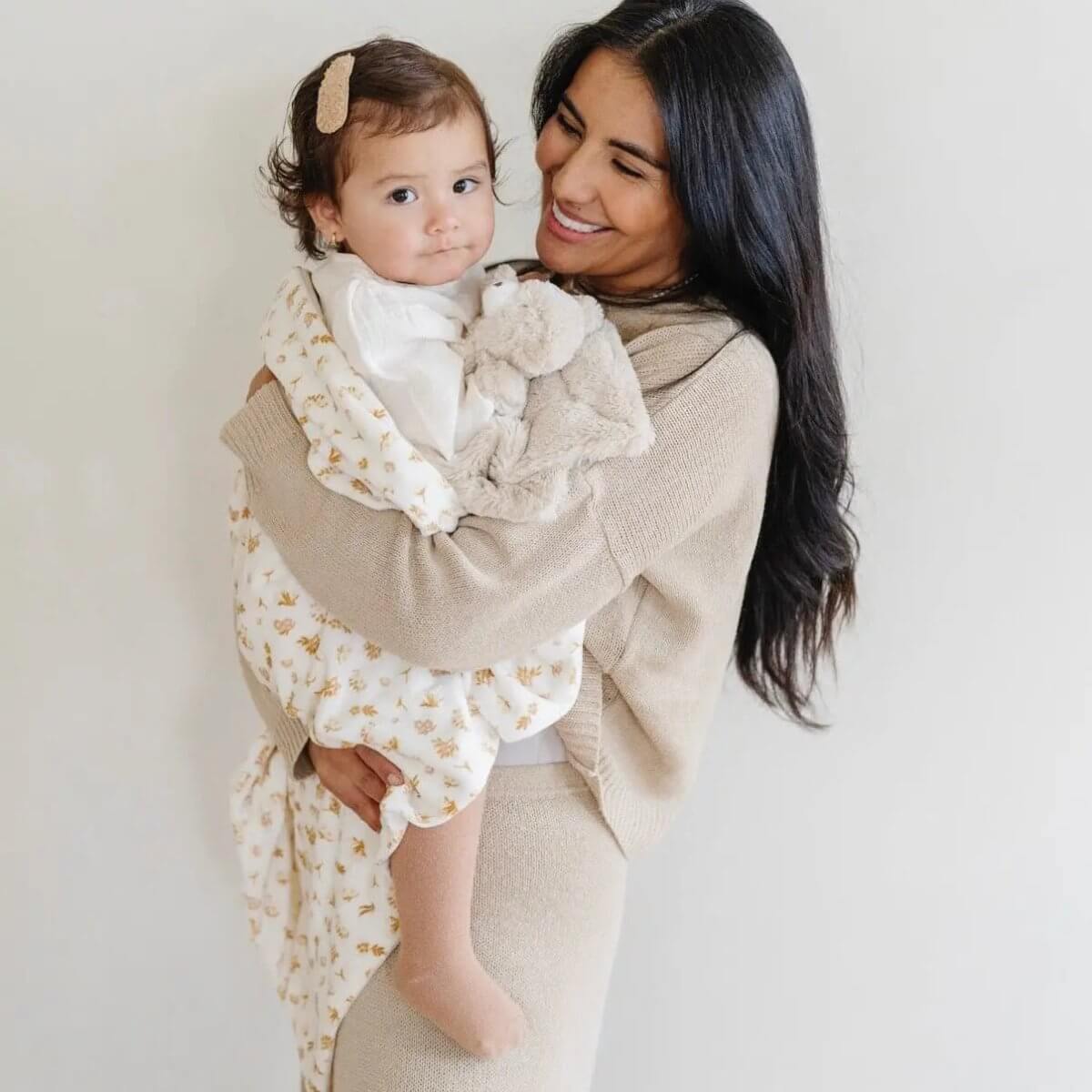 Saranoni Minky Stretch Receiving Blanket Swaddle For Babies - Everetts Place Boutique - 