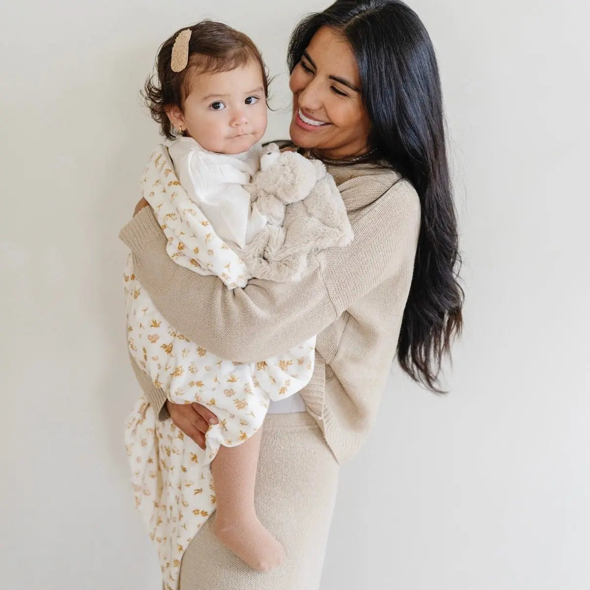 Saranoni Minky Stretch Receiving Blanket Swaddle For Babies Saranoni Everetts Place Boutique