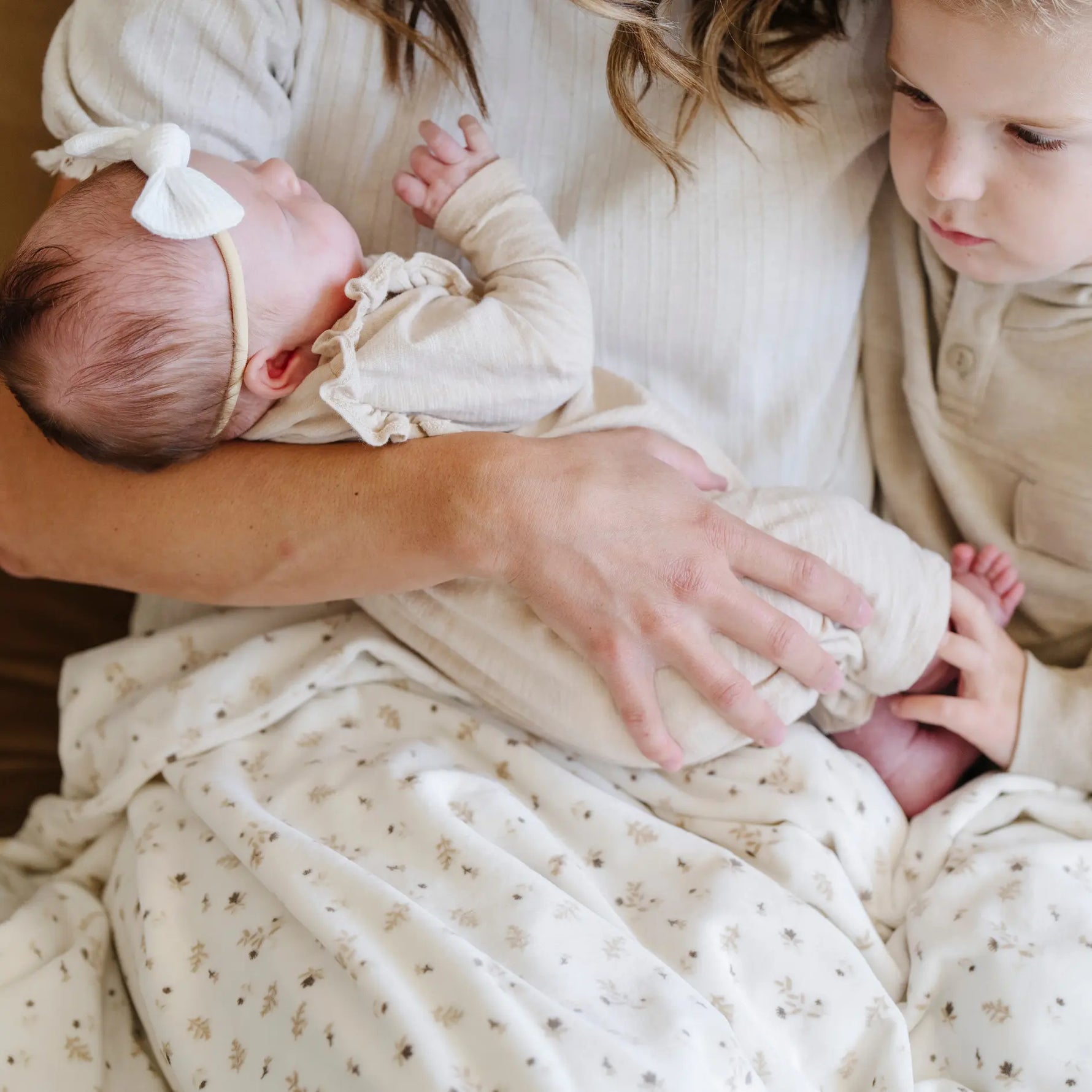 Saranoni Minky Stretch Receiving Blanket Swaddle For Babies Saranoni Everetts Place Boutique