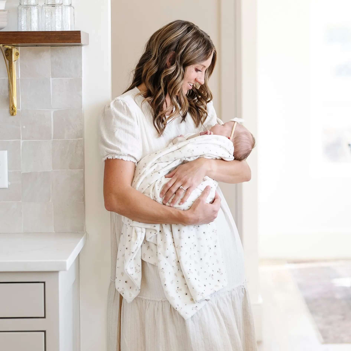 Saranoni Saranoni Minky Stretch Receiving Blanket Swaddle For Babies - Everetts Place Boutique - 