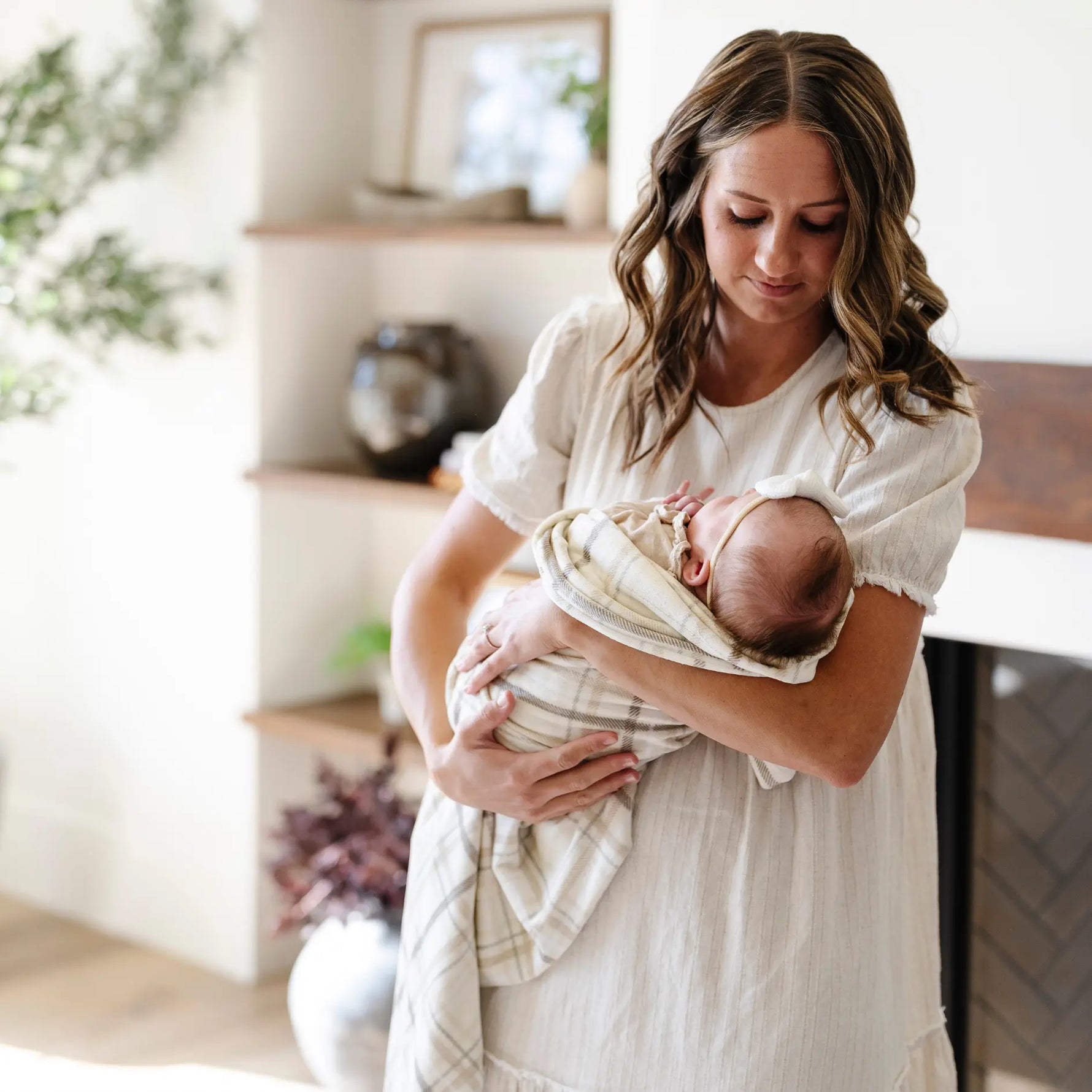 Saranoni Minky Stretch Receiving Blanket Swaddle For Babies Saranoni Everetts Place Boutique