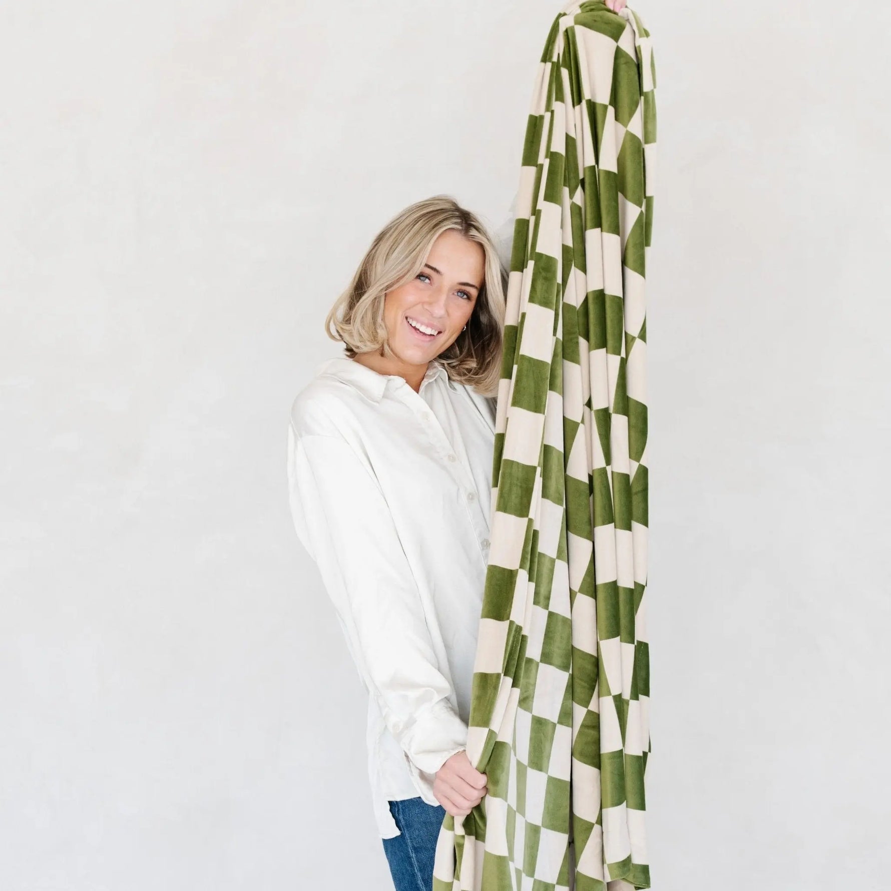 Saranoni Minky Stretch Throw Blanket For Adults Ultra Cozy Saranoni Everetts Place Boutique