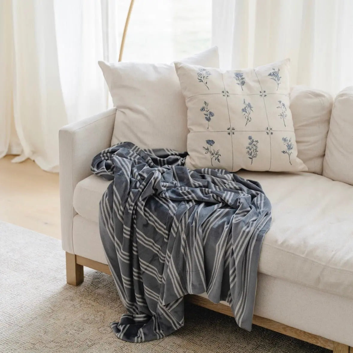 Saranoni Minky Stretch Throw Blanket For Adults Ultra Cozy Saranoni Everetts Place Boutique