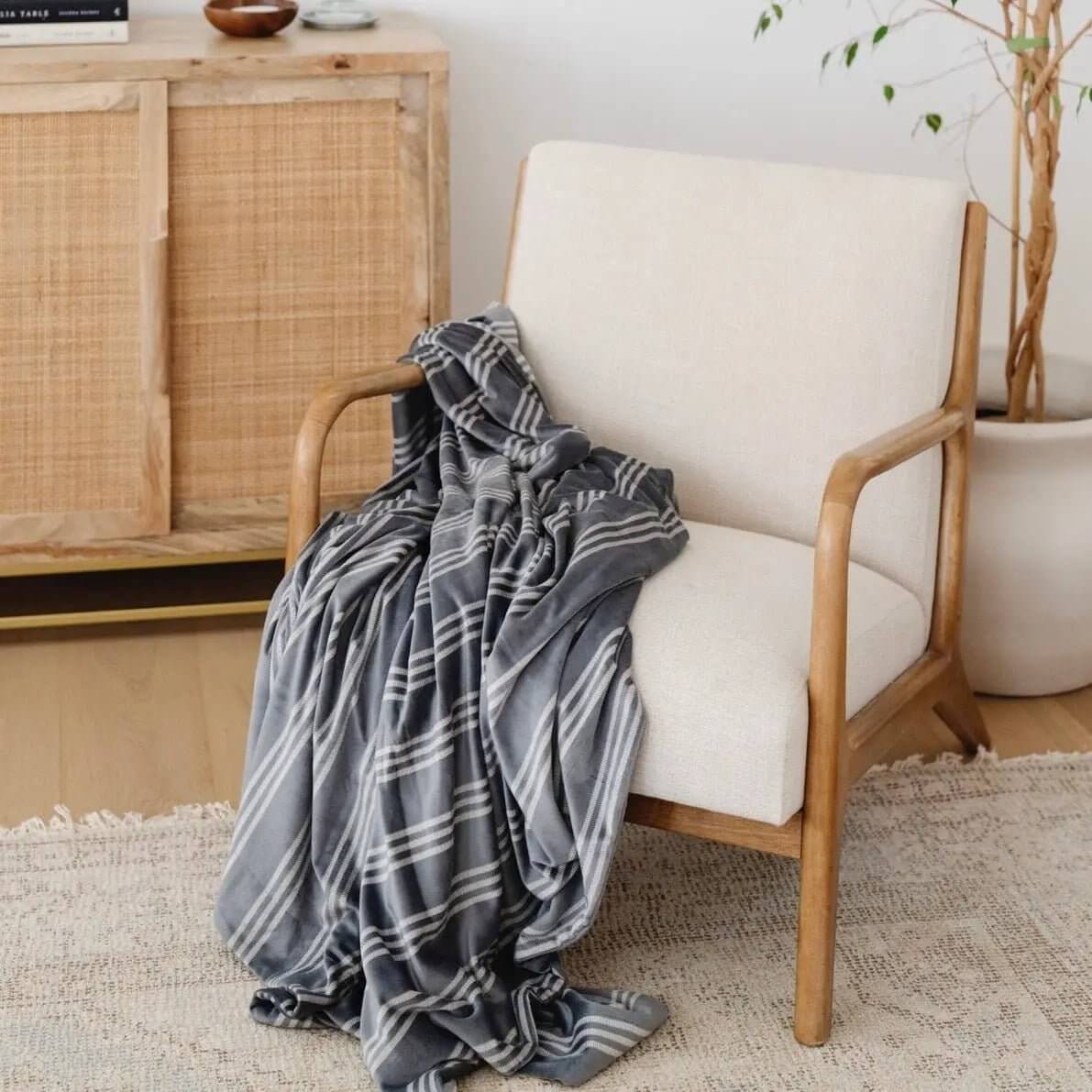 Saranoni Saranoni Minky Stretch Throw Blanket For Adults Ultra Cozy - Everetts Place Boutique - 