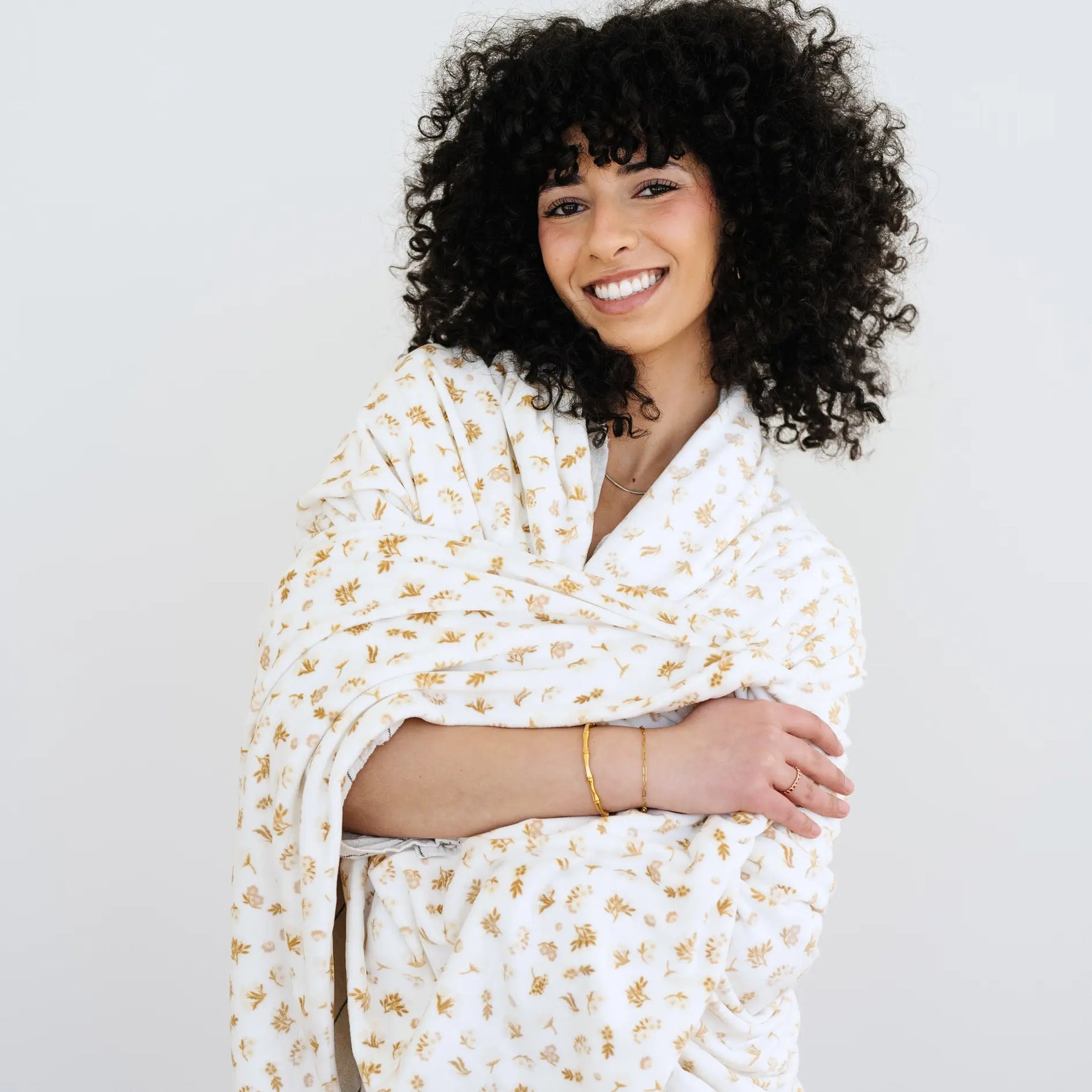 Saranoni Minky Stretch Throw Blanket For Adults Ultra Cozy Saranoni Everetts Place Boutique