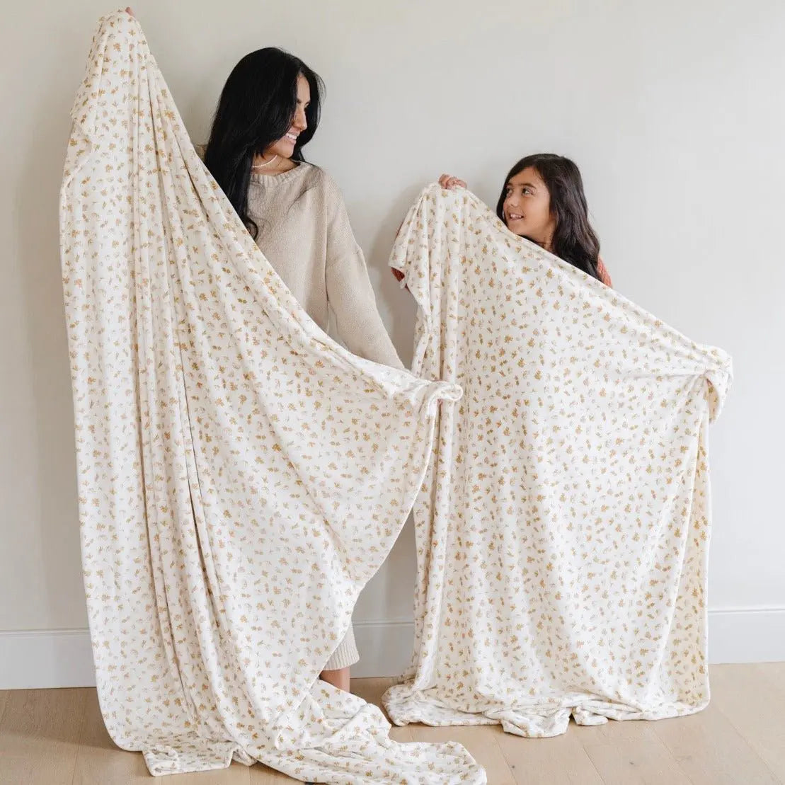 Saranoni Minky Stretch Throw Blanket For Adults Ultra Cozy Saranoni Everetts Place Boutique
