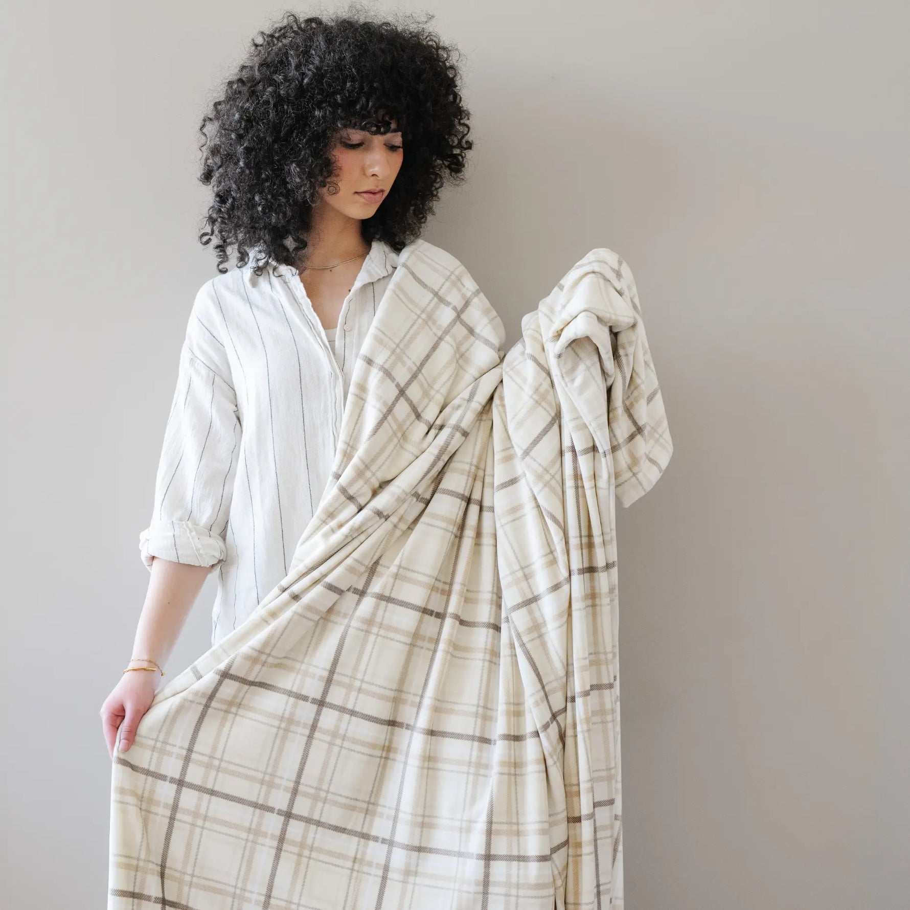 Saranoni Minky Stretch Throw Blanket For Adults Ultra Cozy Saranoni Everetts Place Boutique