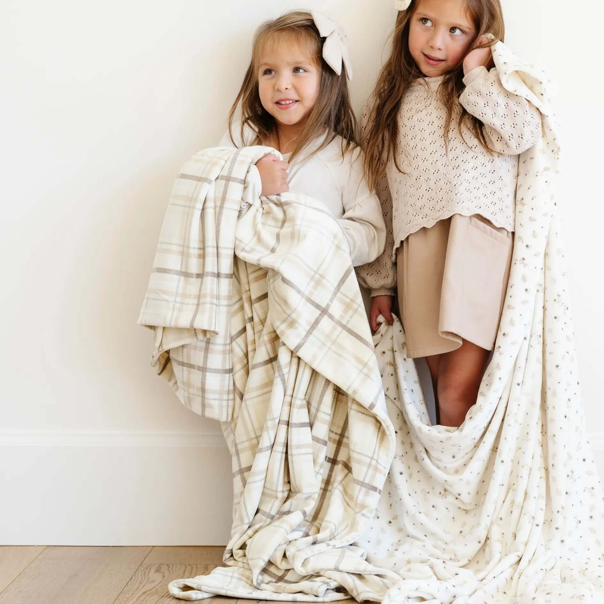 Saranoni Minky Stretch Throw Blanket For Adults Ultra Cozy - Everetts Place Boutique - 