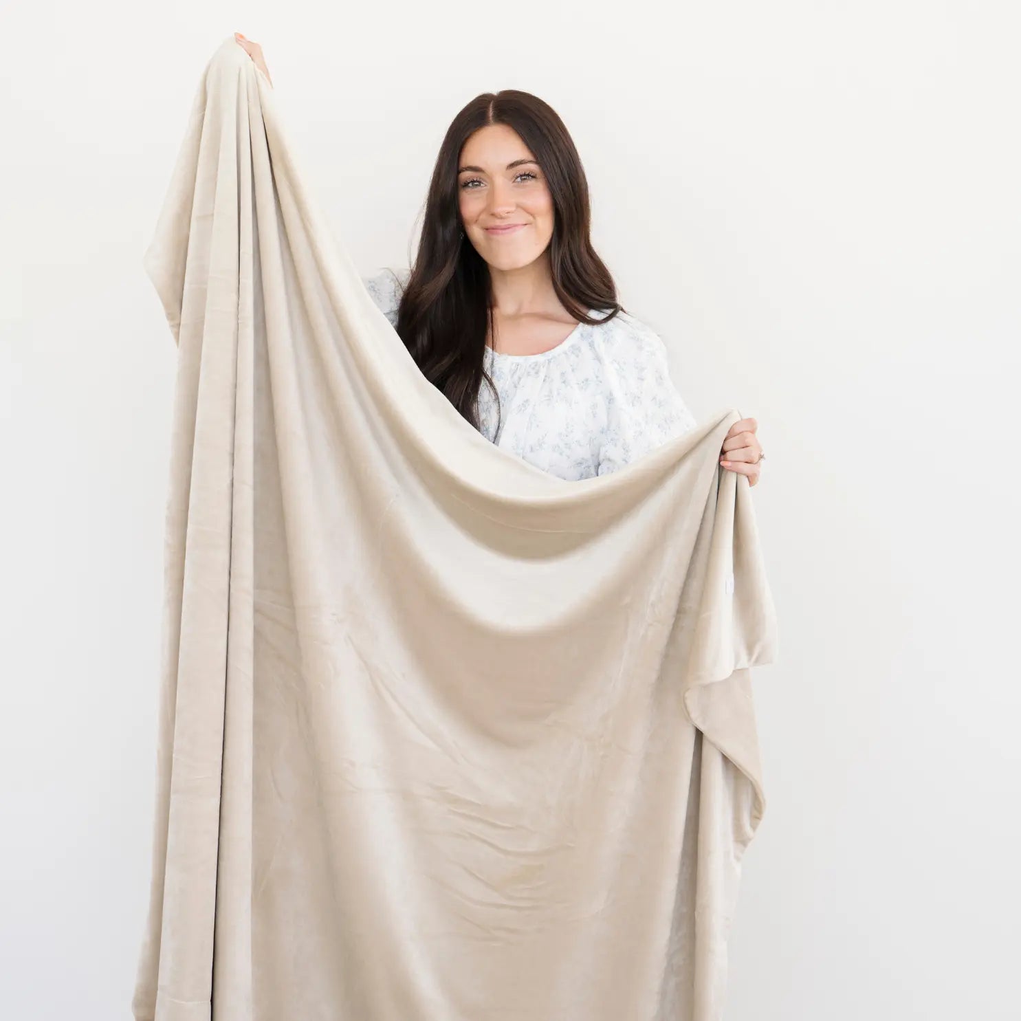 Saranoni Minky Stretch Throw Blanket For Adults Ultra Cozy Saranoni Everetts Place Boutique
