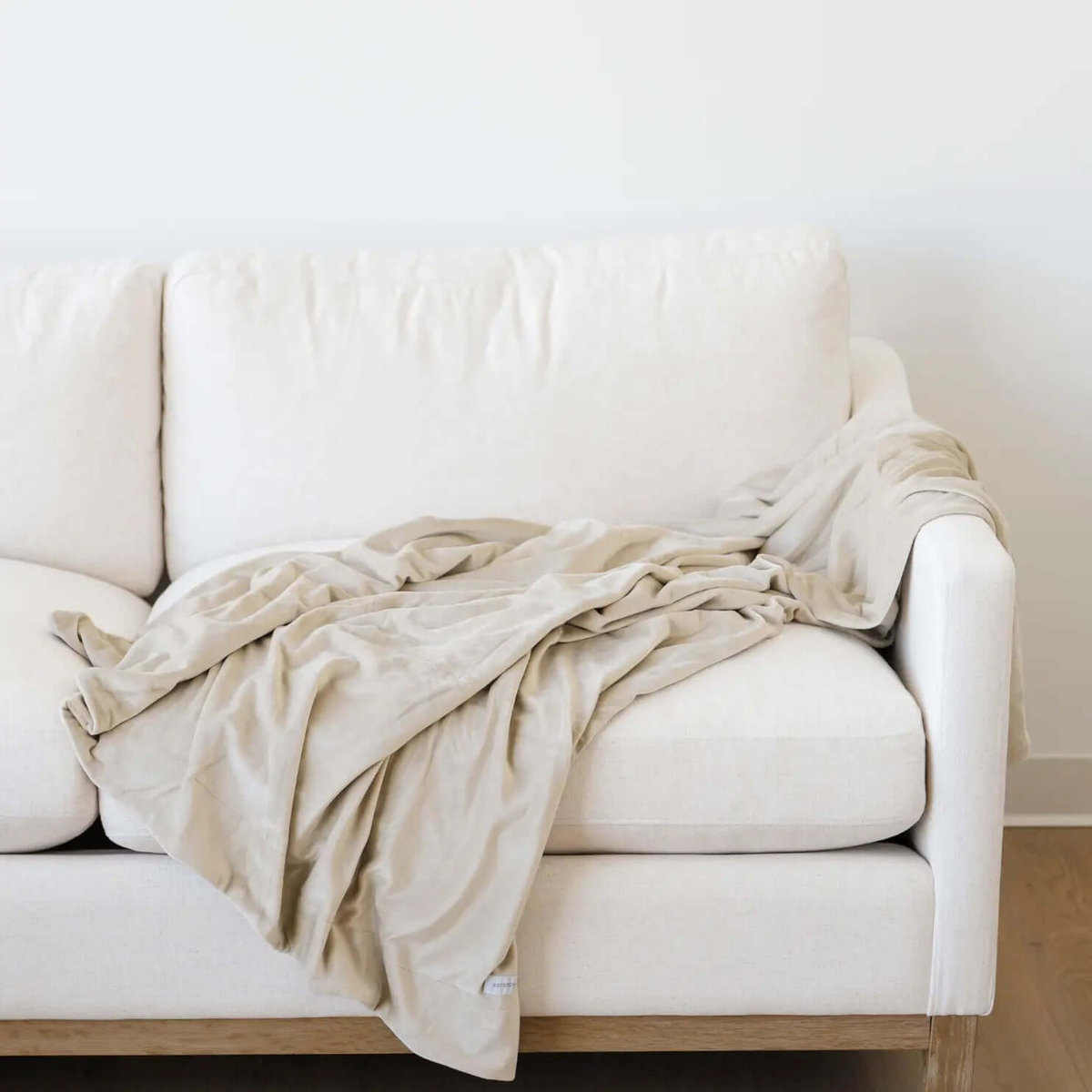 Saranoni Minky Stretch Throw Blanket For Adults Ultra Cozy - Everetts Place Boutique - 