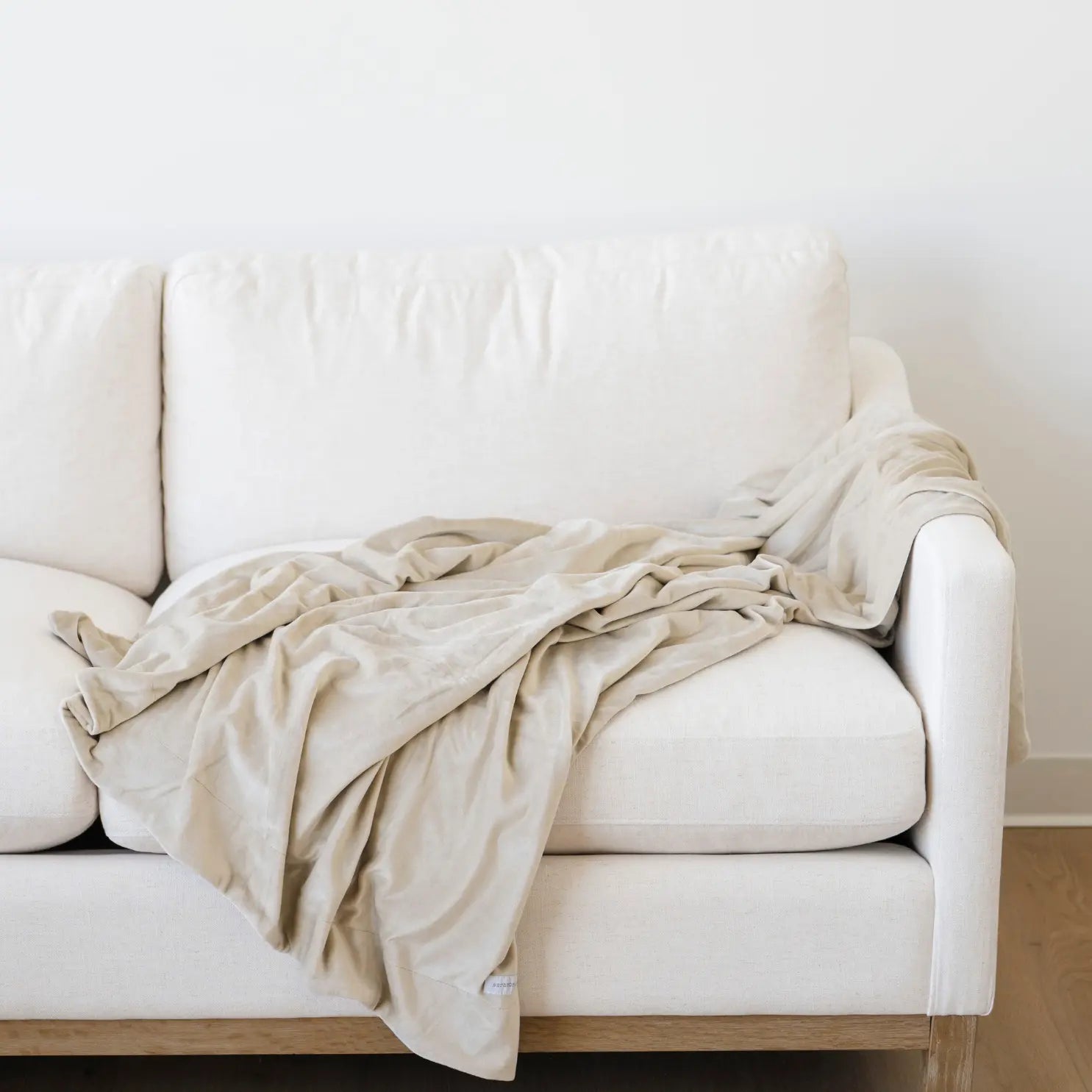 Saranoni Minky Stretch Throw Blanket For Adults Ultra Cozy Saranoni Everetts Place Boutique