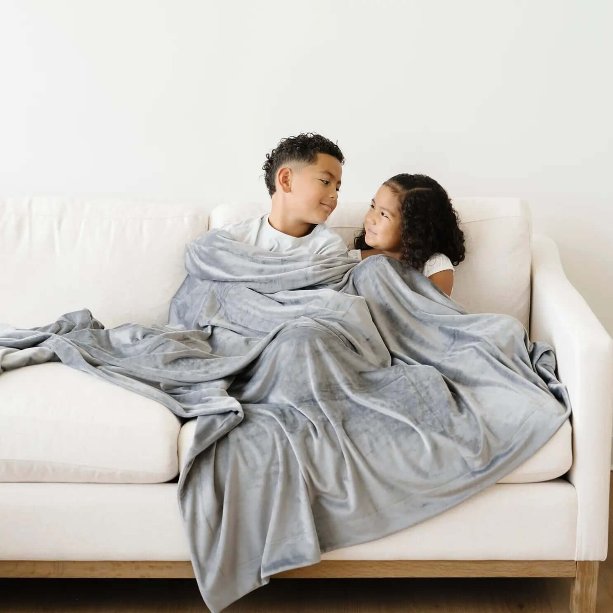 Saranoni Minky Stretch Throw Blanket For Adults Ultra Cozy - Everetts Place Boutique - 