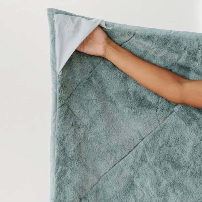 Saranoni Saranoni Outdoor Blanket Water Resistant Faux Fur Quilt - Everetts Place Boutique - 