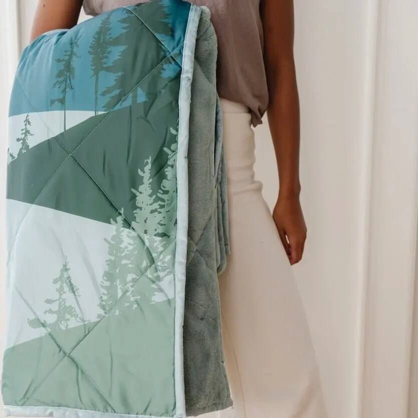 Saranoni Outdoor Blanket Water Resistant Faux Fur Quilt - Everetts Place Boutique - 