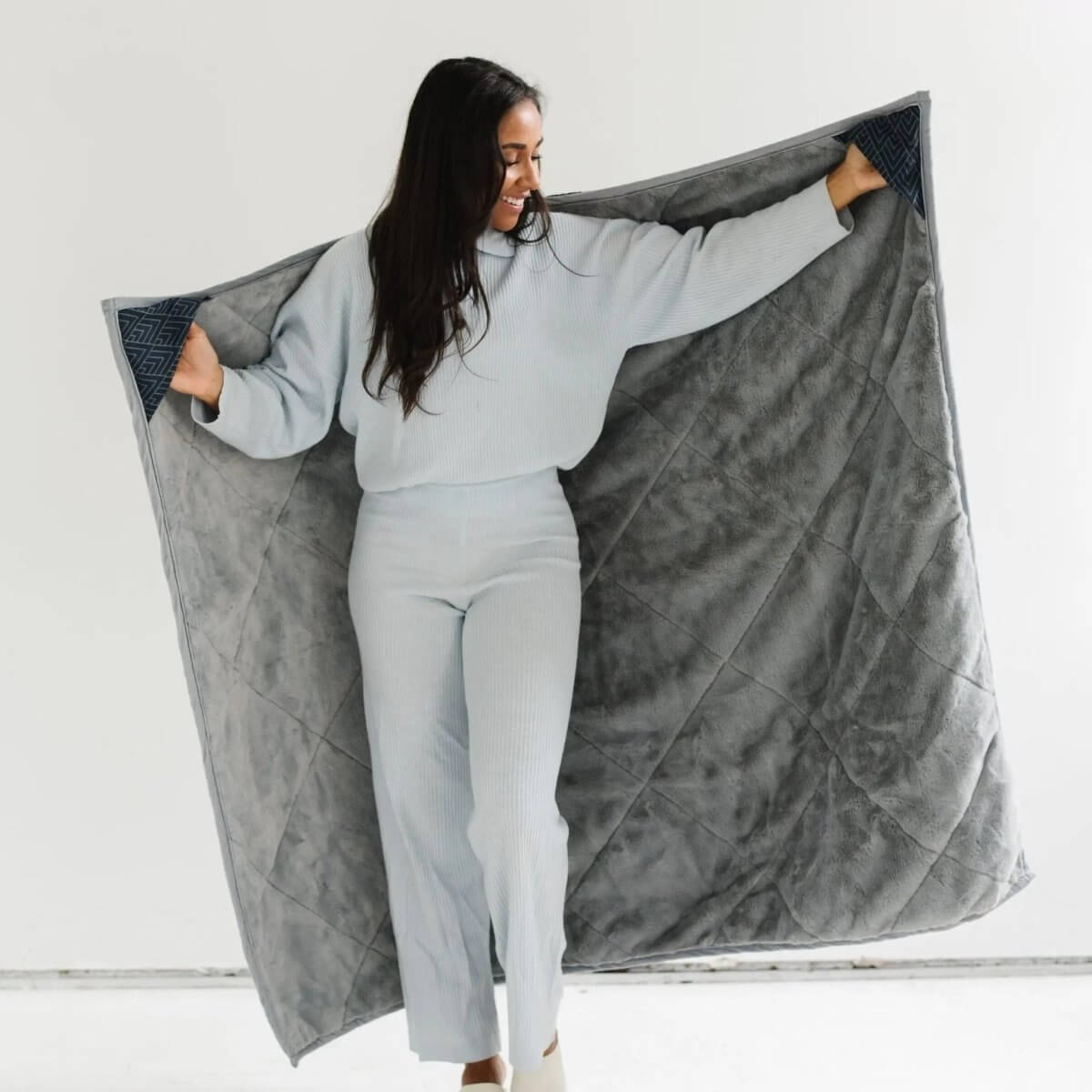 Saranoni Saranoni Outdoor Blanket Water Resistant Faux Fur Quilt - Everetts Place Boutique - 