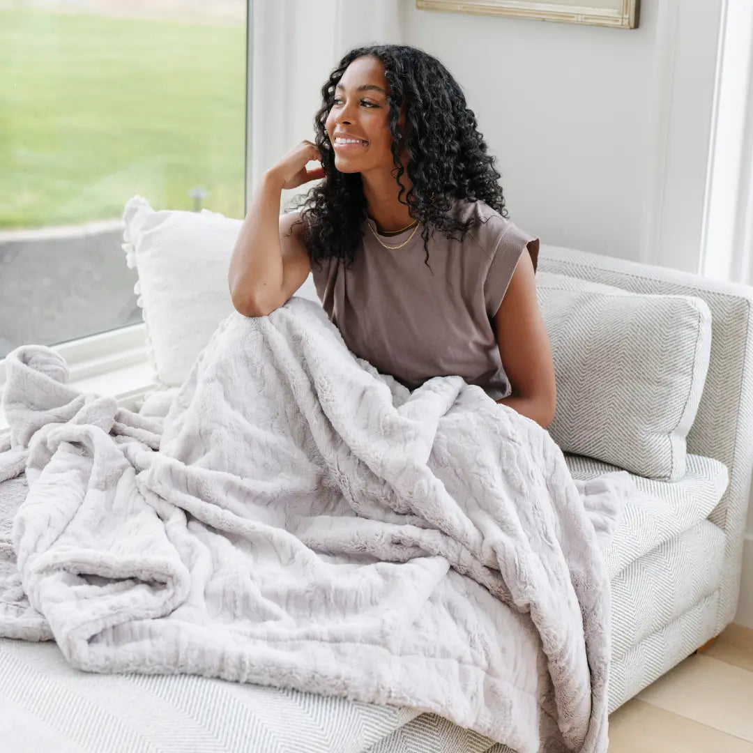 Saranoni Patterned Faux Fur XL Luxurious Throw Blankets Saranoni Everetts Place Boutique