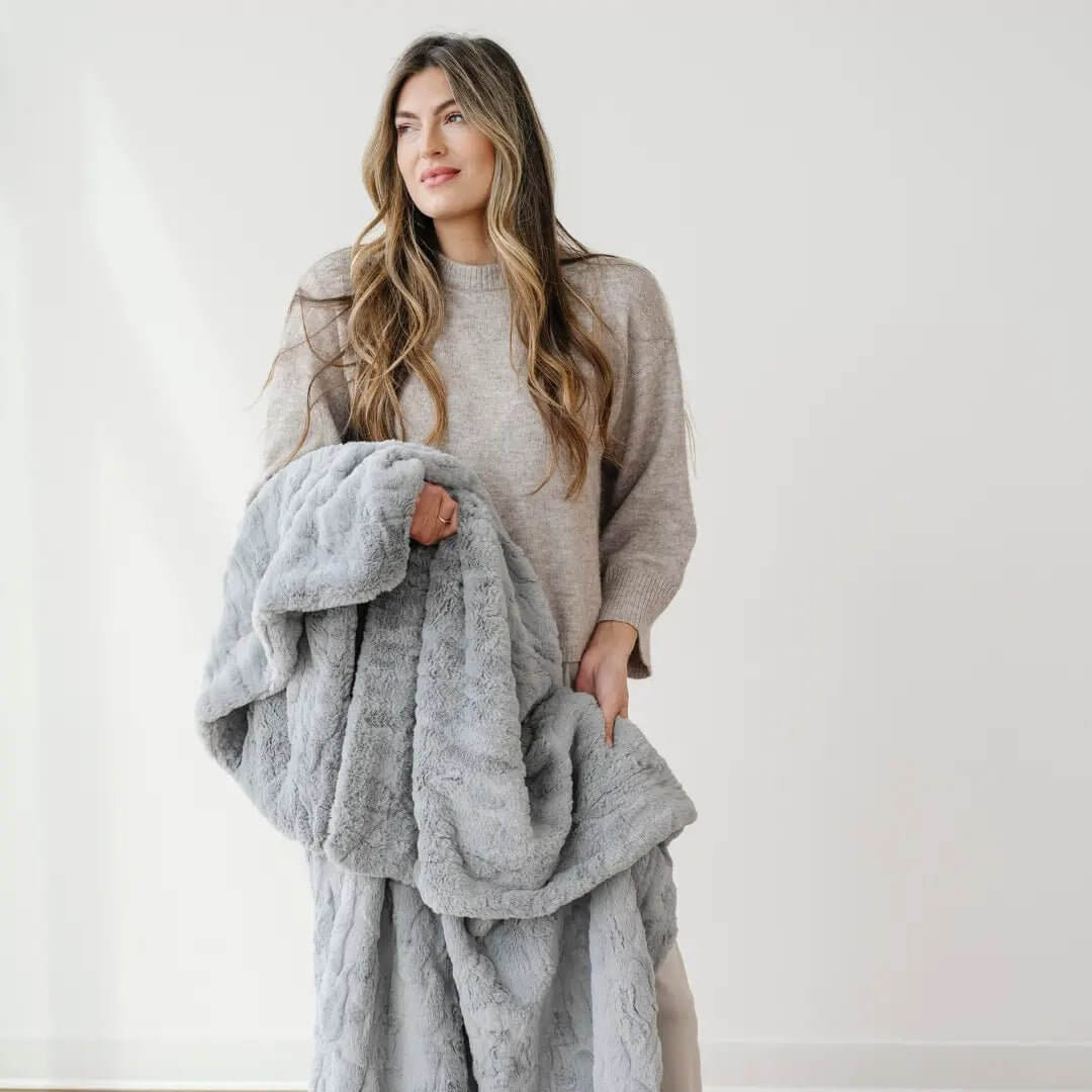 Saranoni Patterned Faux Fur XL Luxurious Throw Blankets - Everetts Place Boutique - 