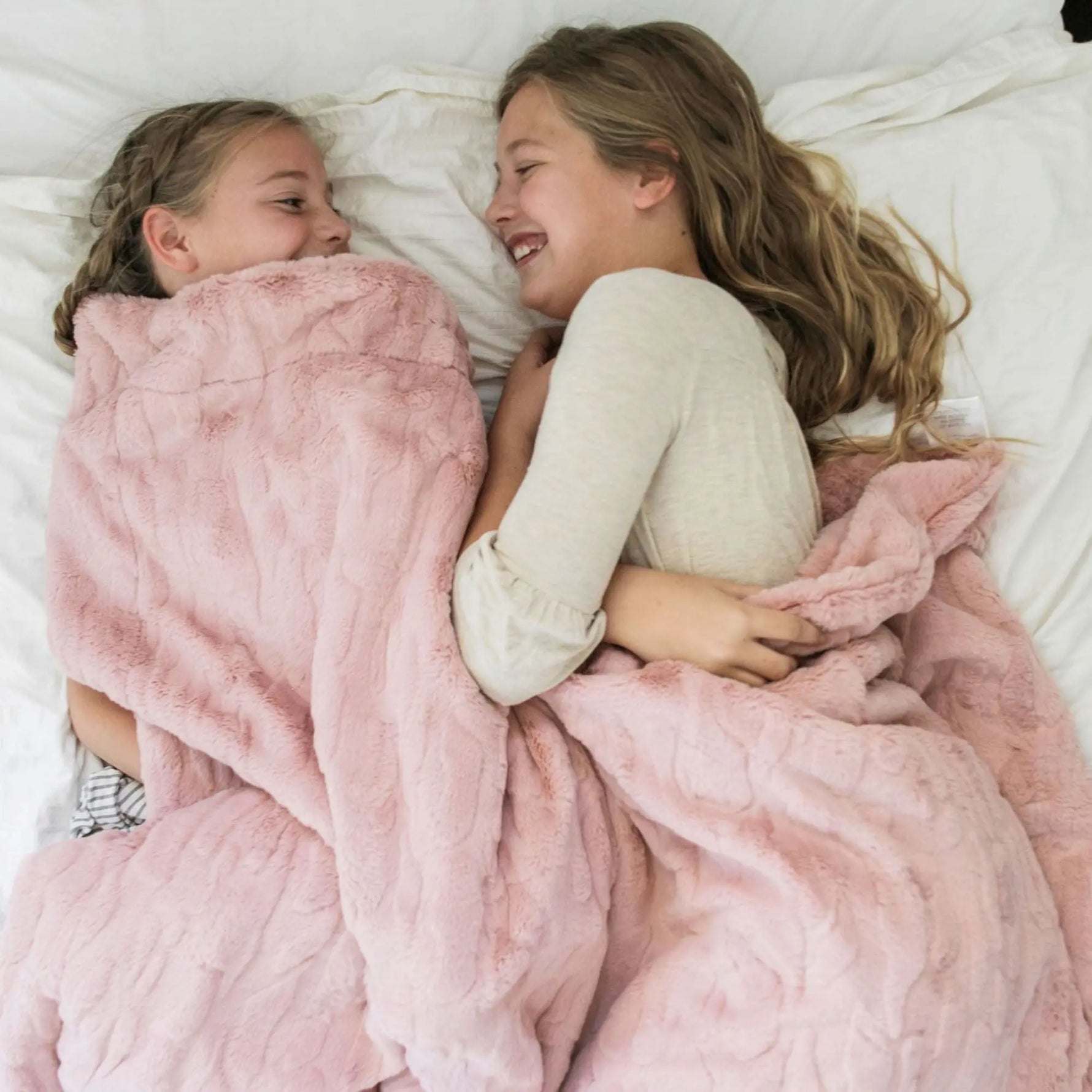 Saranoni Patterned Faux Fur XL Luxurious Throw Blankets Saranoni Everetts Place Boutique