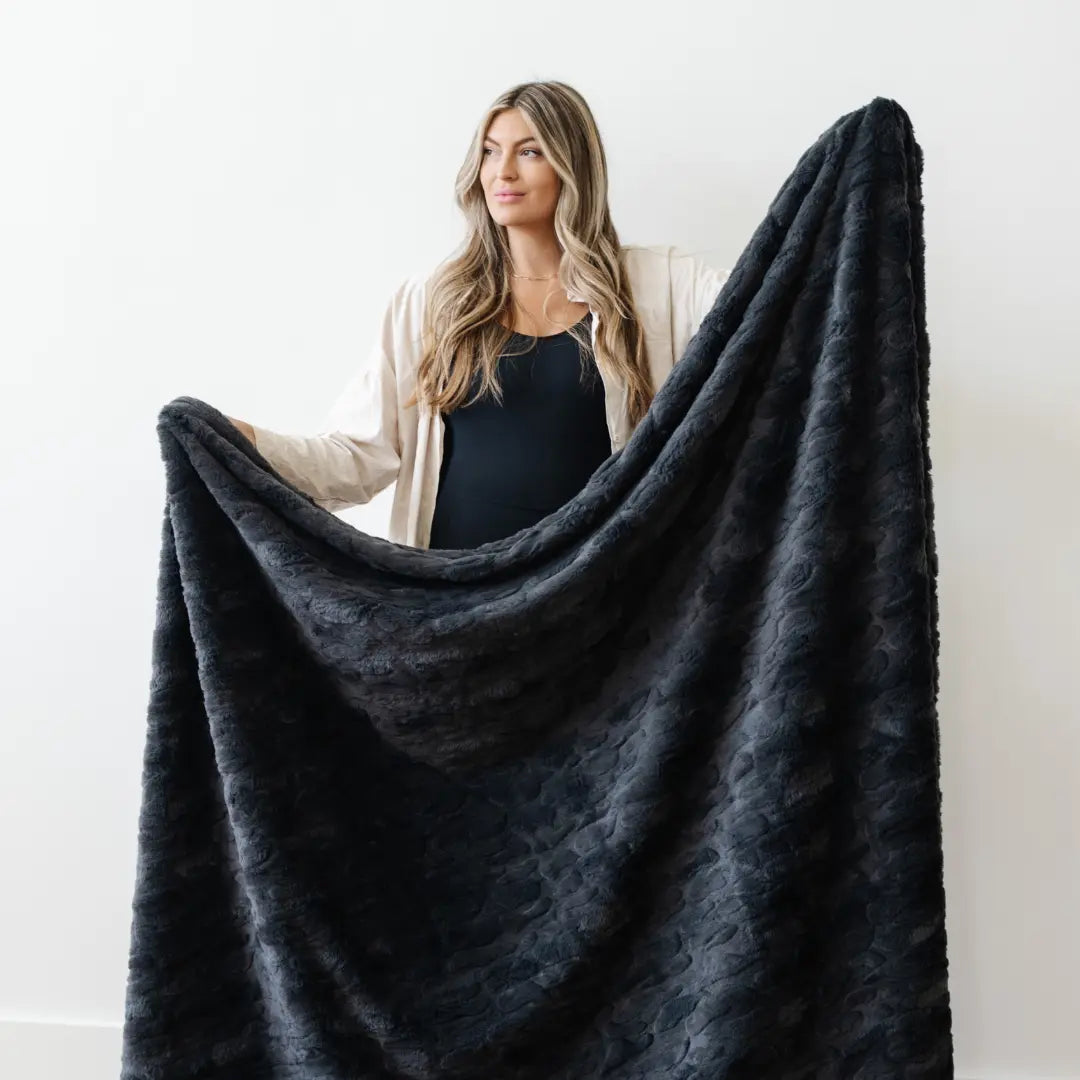 Saranoni Patterned Faux Fur XL Luxurious Throw Blankets Saranoni Everetts Place Boutique