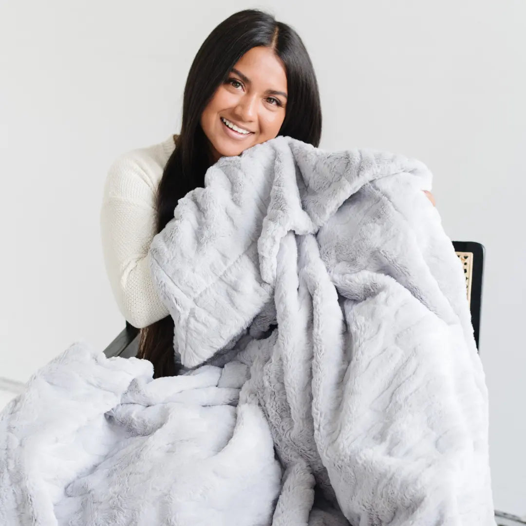 Saranoni Patterned Faux Fur XL Luxurious Throw Blankets Saranoni Everetts Place Boutique