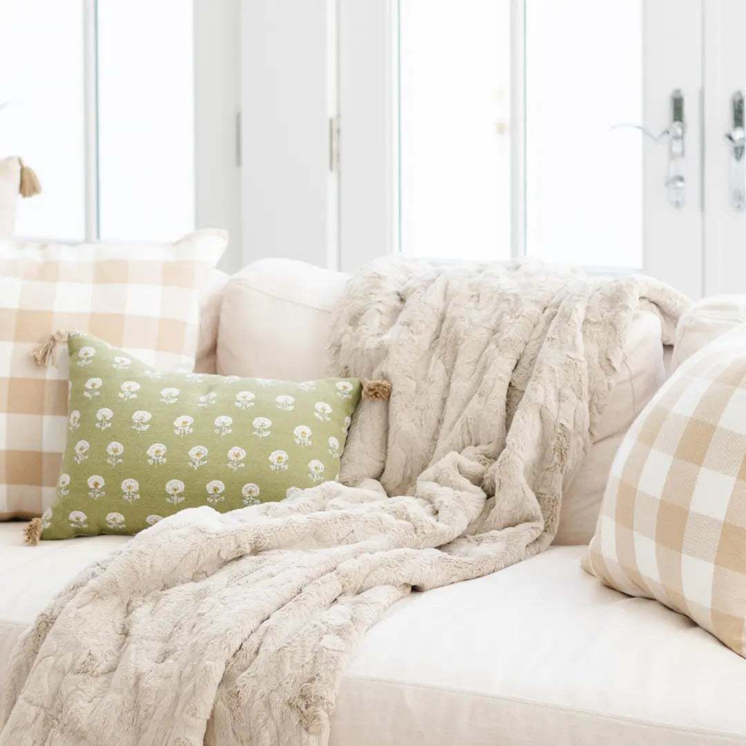 Saranoni Patterned Faux Fur XL Luxurious Throw Blankets Saranoni Everetts Place Boutique