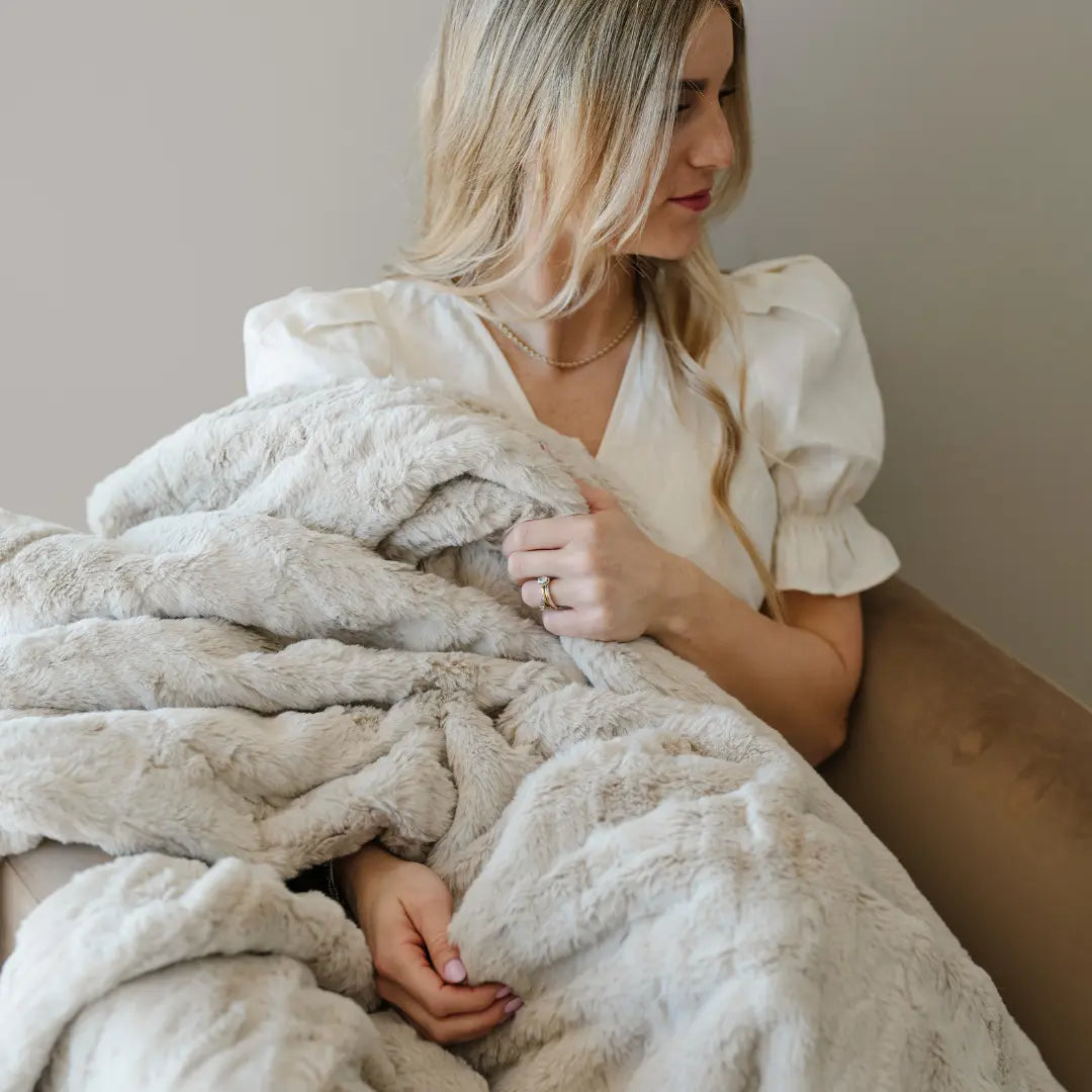Saranoni Patterned Faux Fur XL Luxurious Throw Blankets Saranoni Everetts Place Boutique
