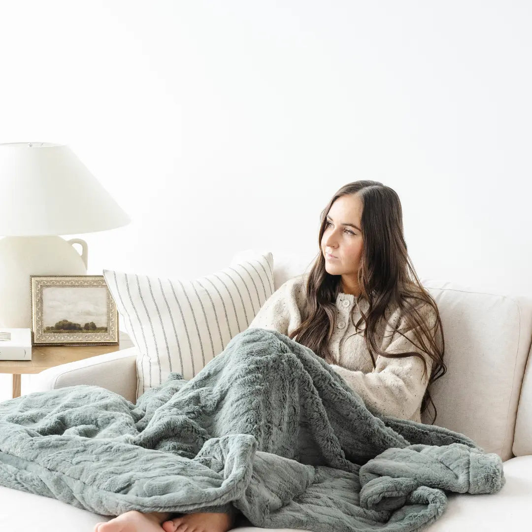 Saranoni Patterned Faux Fur XL Luxurious Throw Blankets Saranoni Everetts Place Boutique