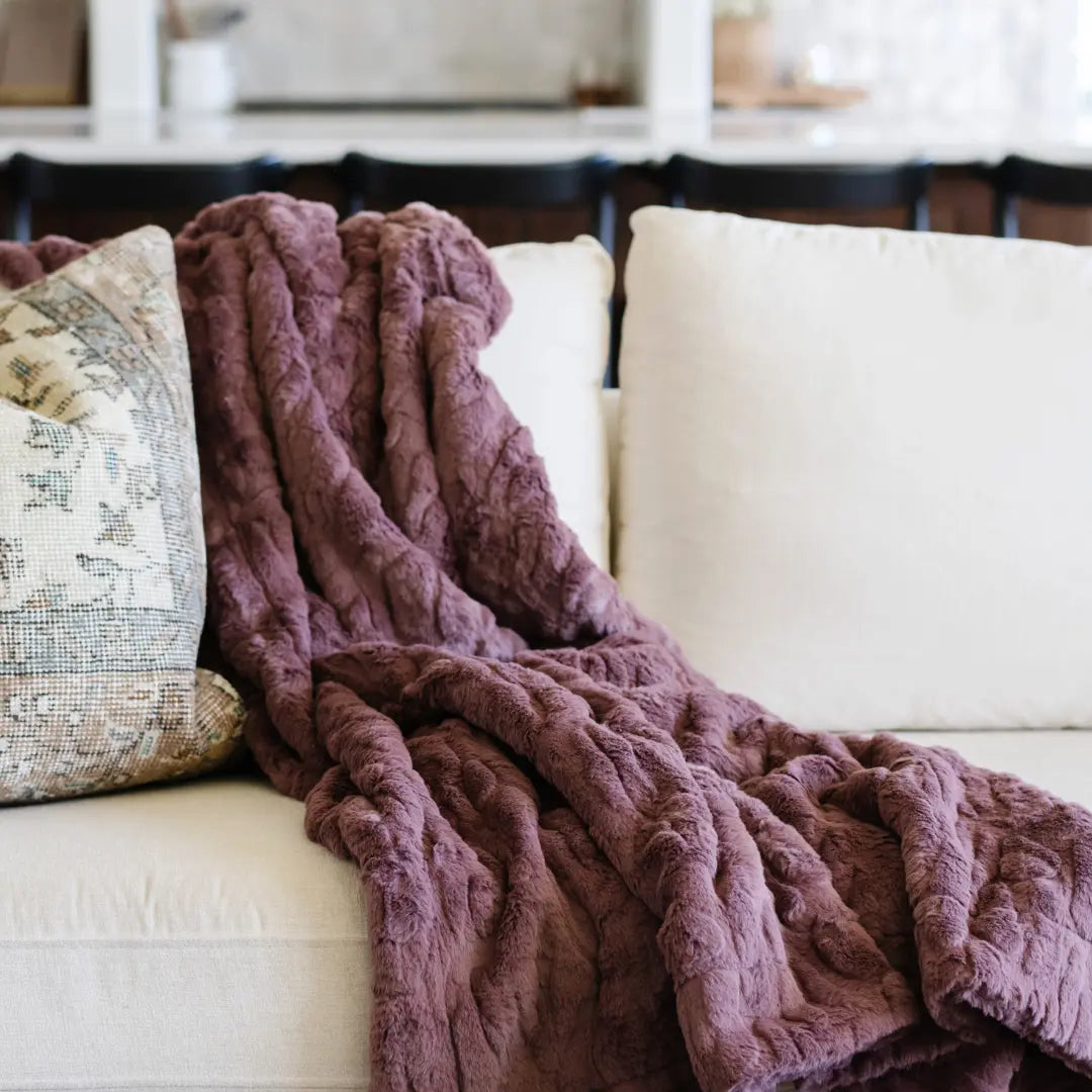 Saranoni Patterned Faux Fur XL Luxurious Throw Blankets Saranoni Everetts Place Boutique