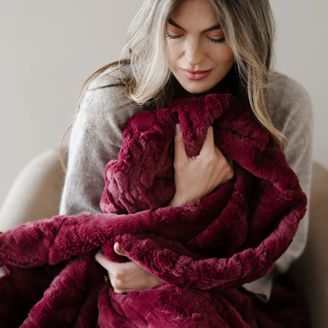Saranoni Patterned Faux Fur XL Luxurious Throw Blankets Saranoni Everetts Place Boutique