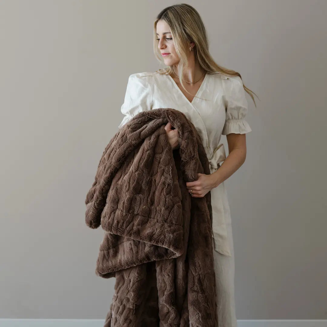 Saranoni Patterned Faux Fur XL Luxurious Throw Blankets Saranoni Everetts Place Boutique