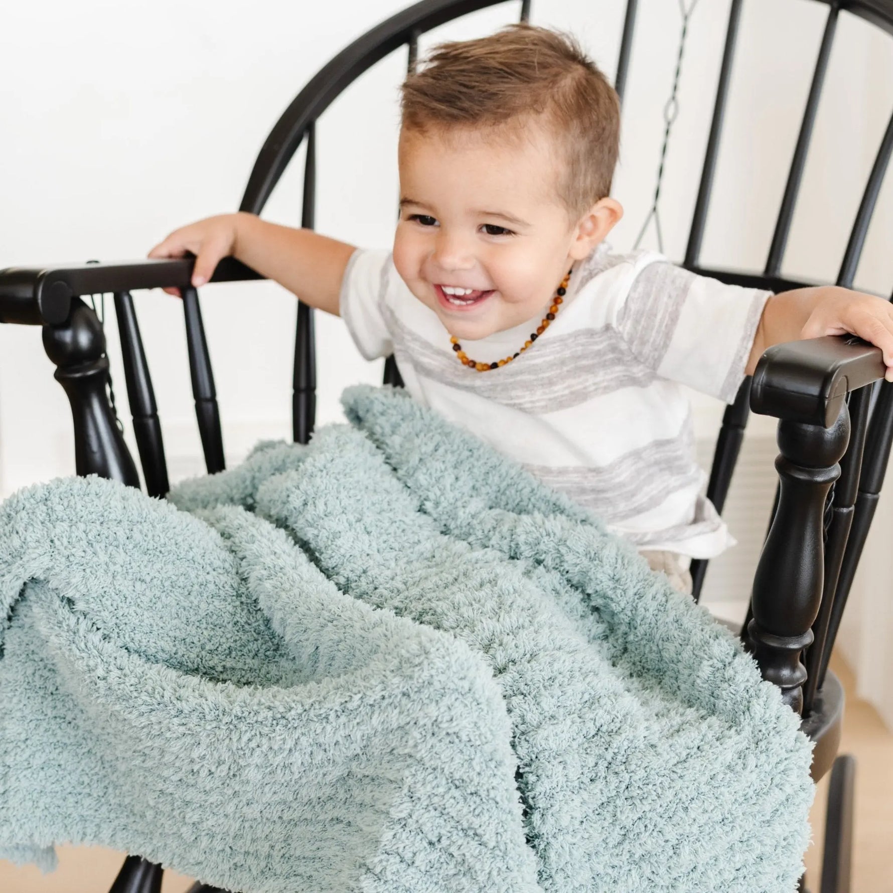Saranoni Ribbed Bamboni Toddler Blanket Soft Cuddly Warm Saranoni Everetts Place Boutique